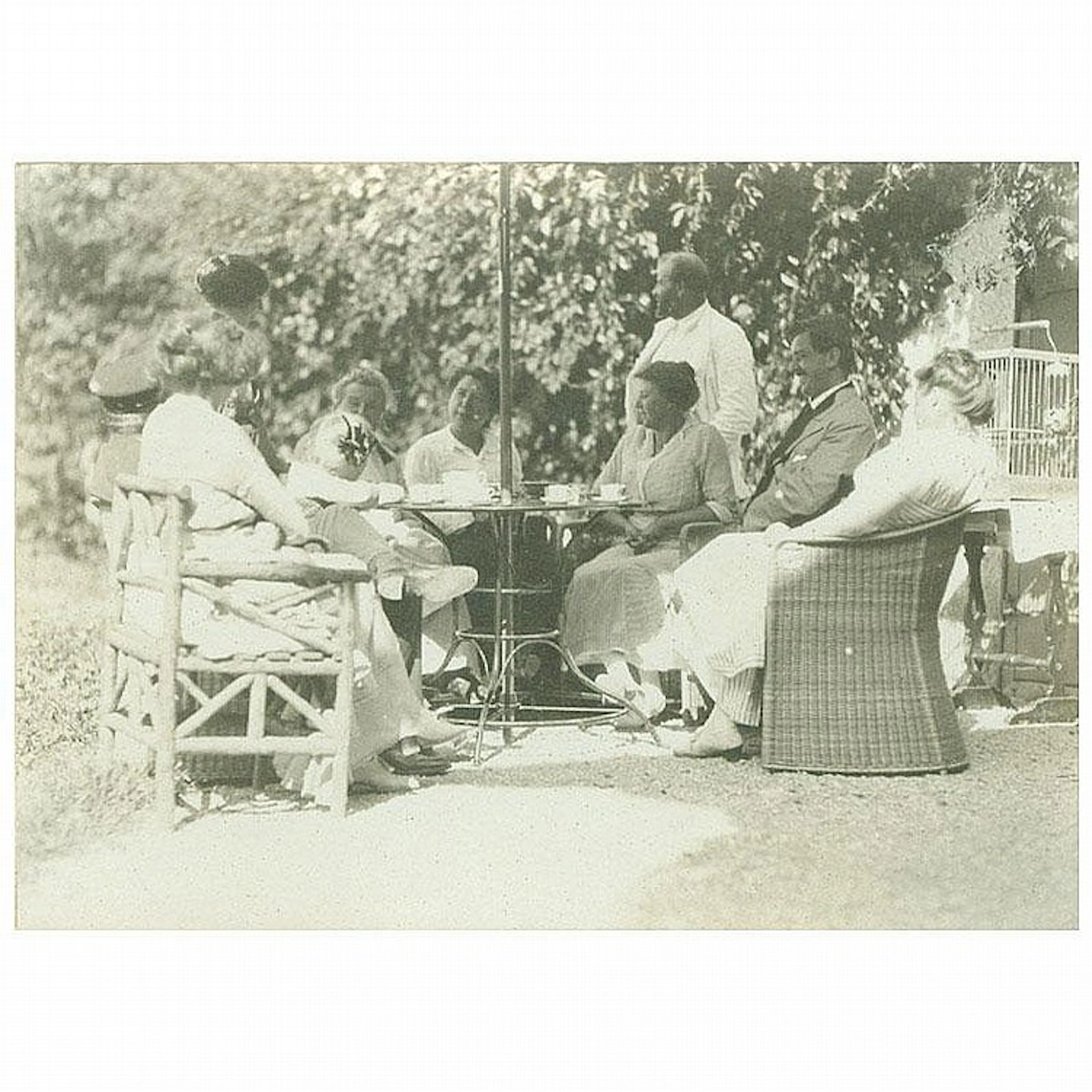 Gustav Klimt with Flöge family and Otto Prutscher by Anonym