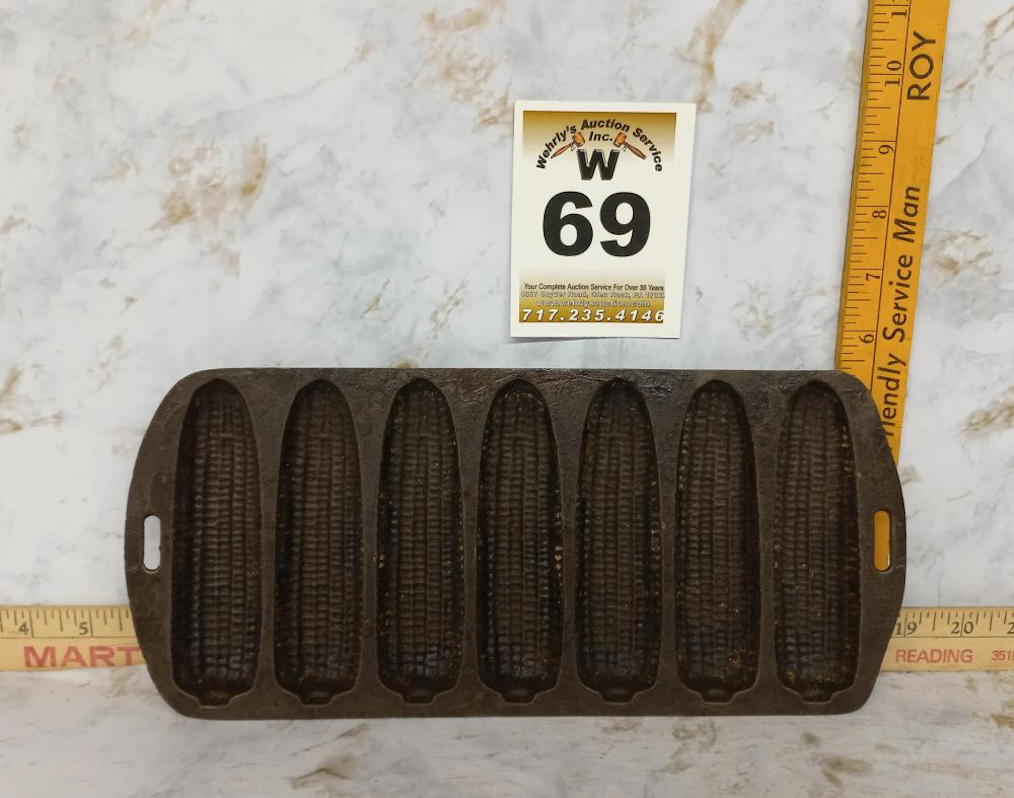 Cast iron cornbread mold