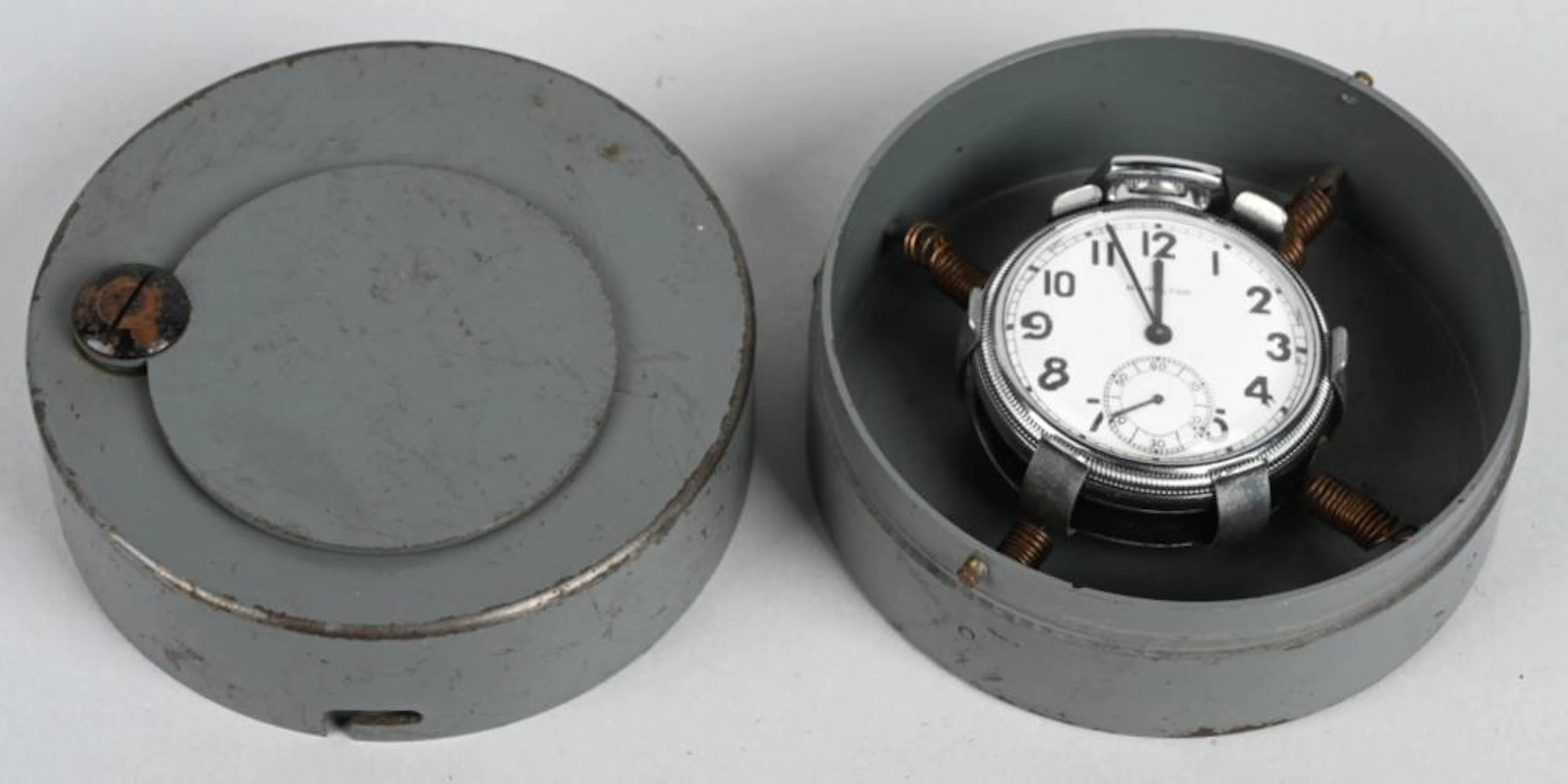 WWII US NAVY 2974B HAMILITON POCKET WATCH W/ CASE