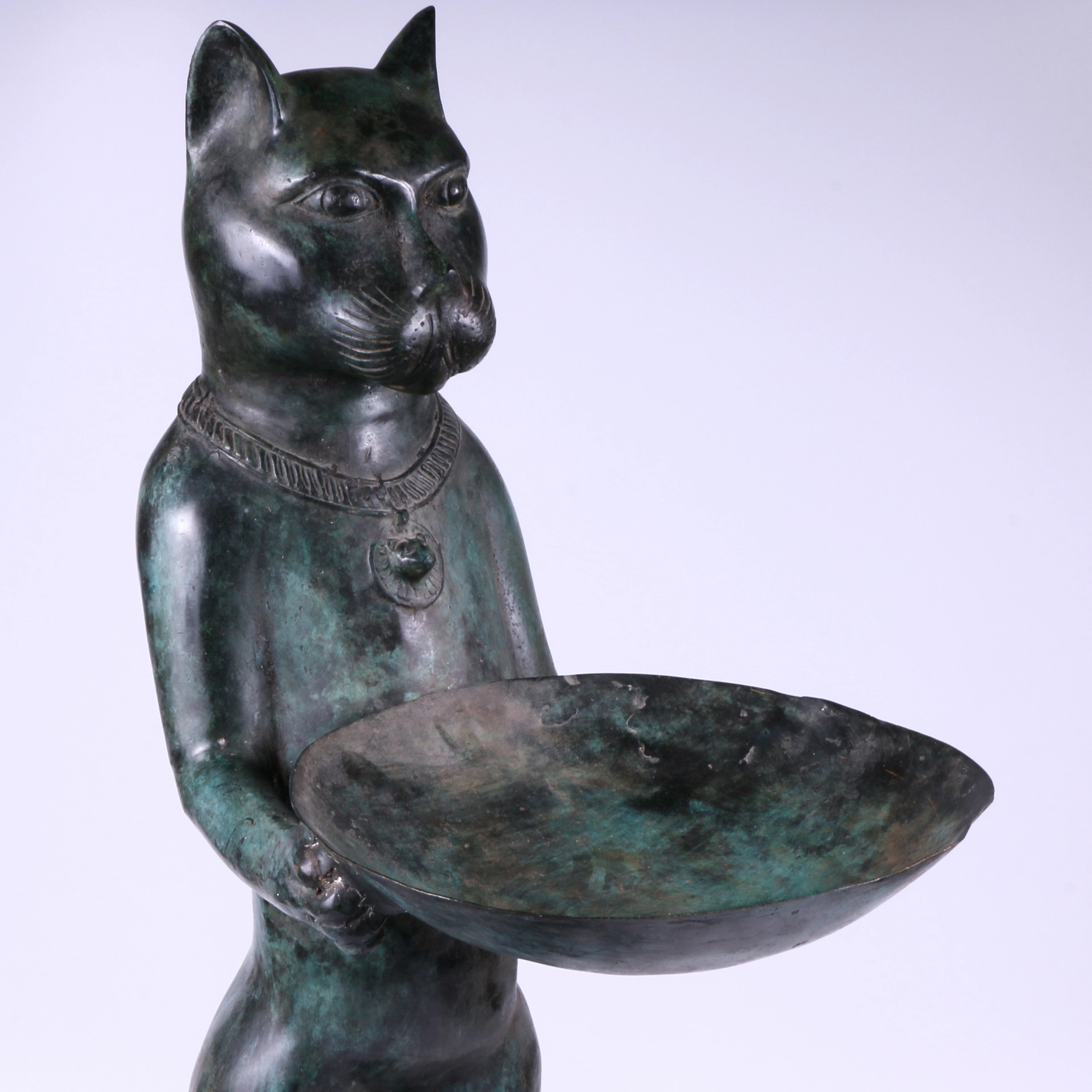 SKULPTUR, patinerad plåt, egyptisk katt, 1900-tal.