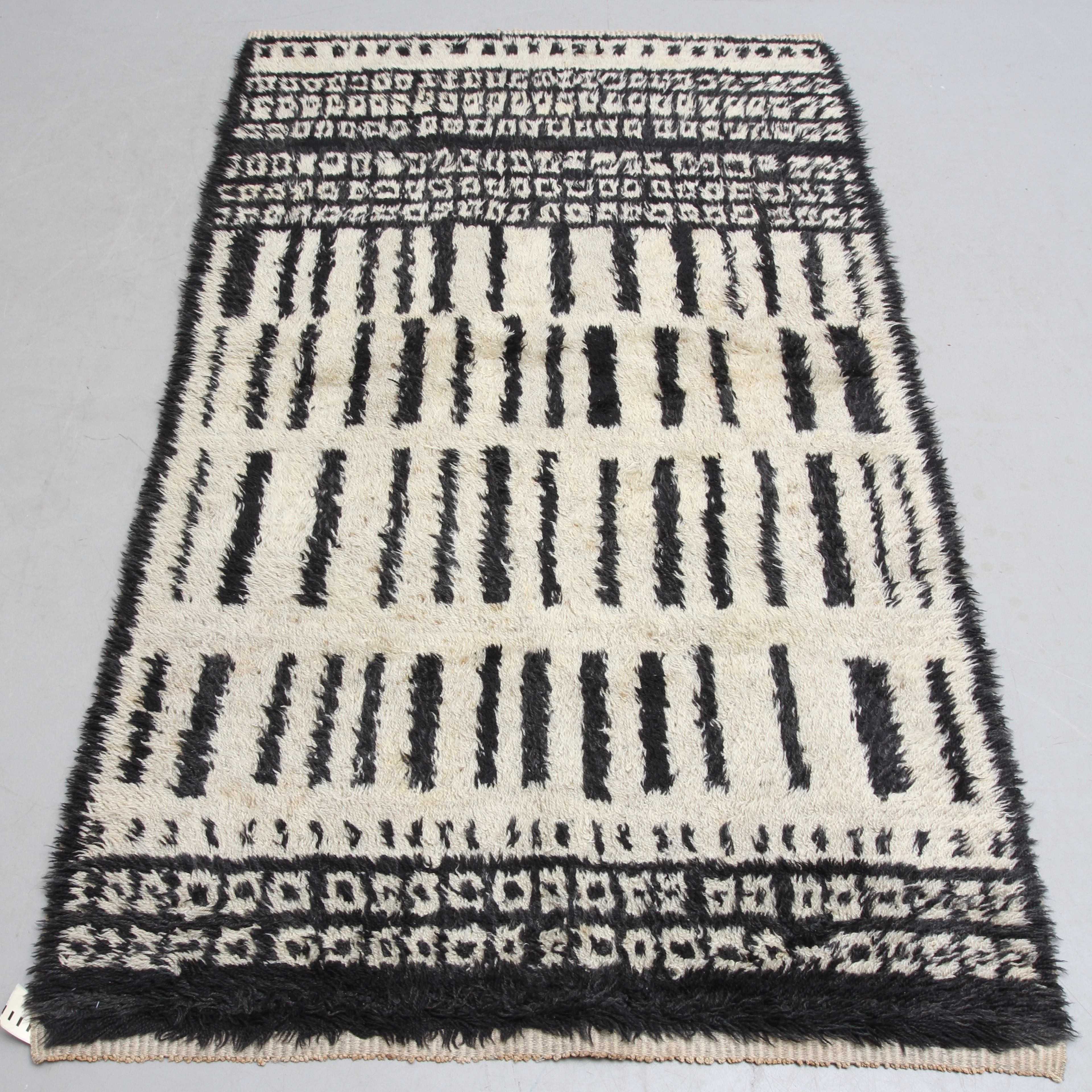 MATTA, rya, etikettmärkt "'Timotej' komp av Gerd Göran till Ola 13/5 1958 av Mor D.W.O", ca 173 x 105 cm.