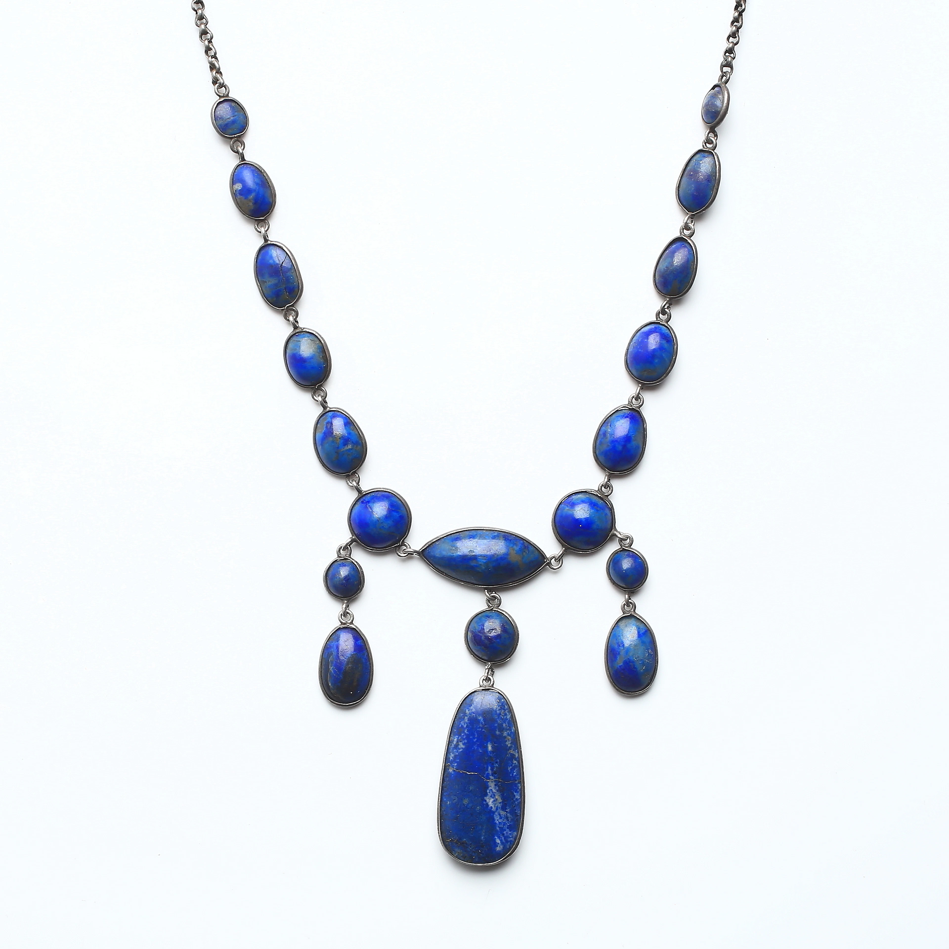 COLLIER, silver samt sodalit, saknar stämplar, 1900-tal.