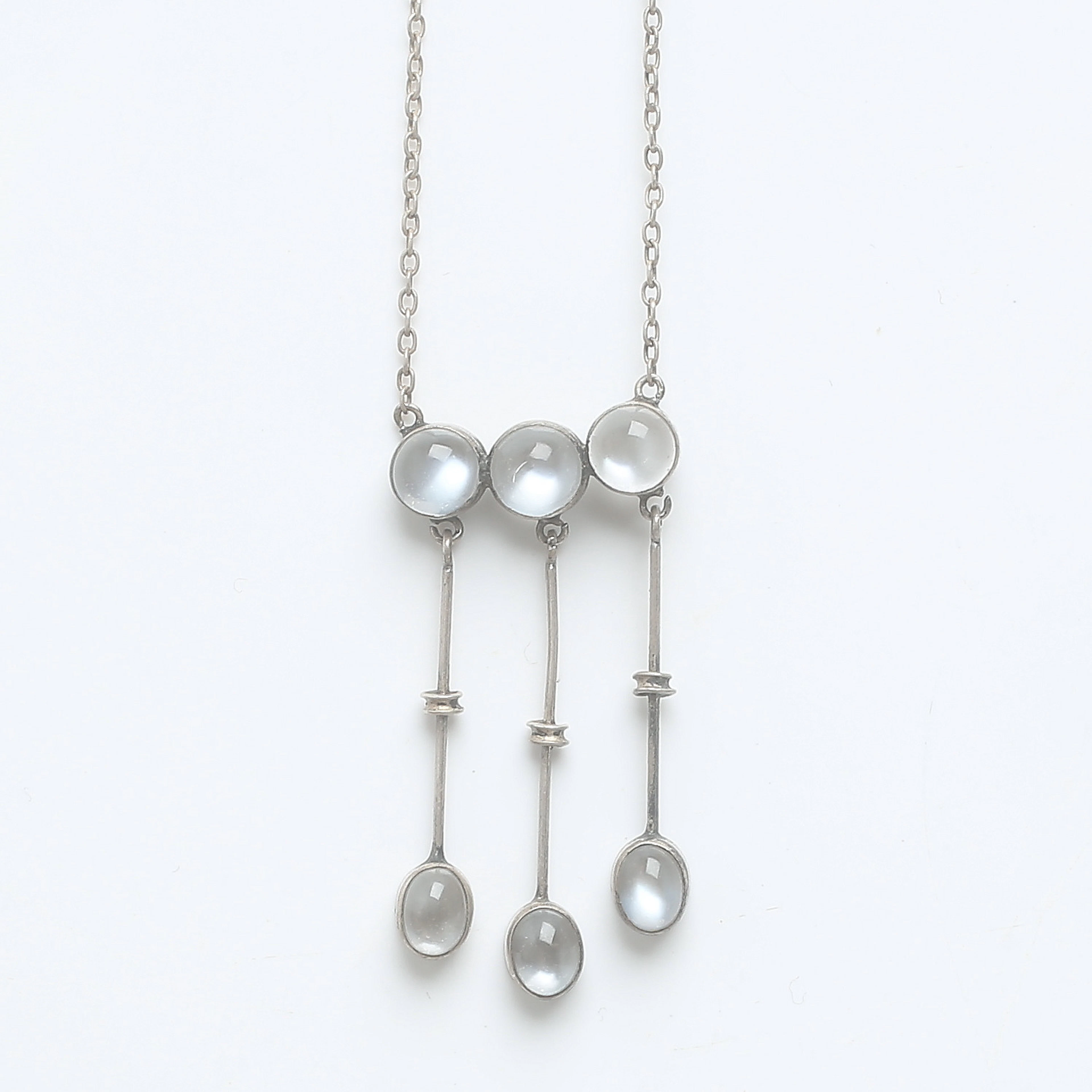 HALSBAND, silver, månsten, 1900-talets första hälft.