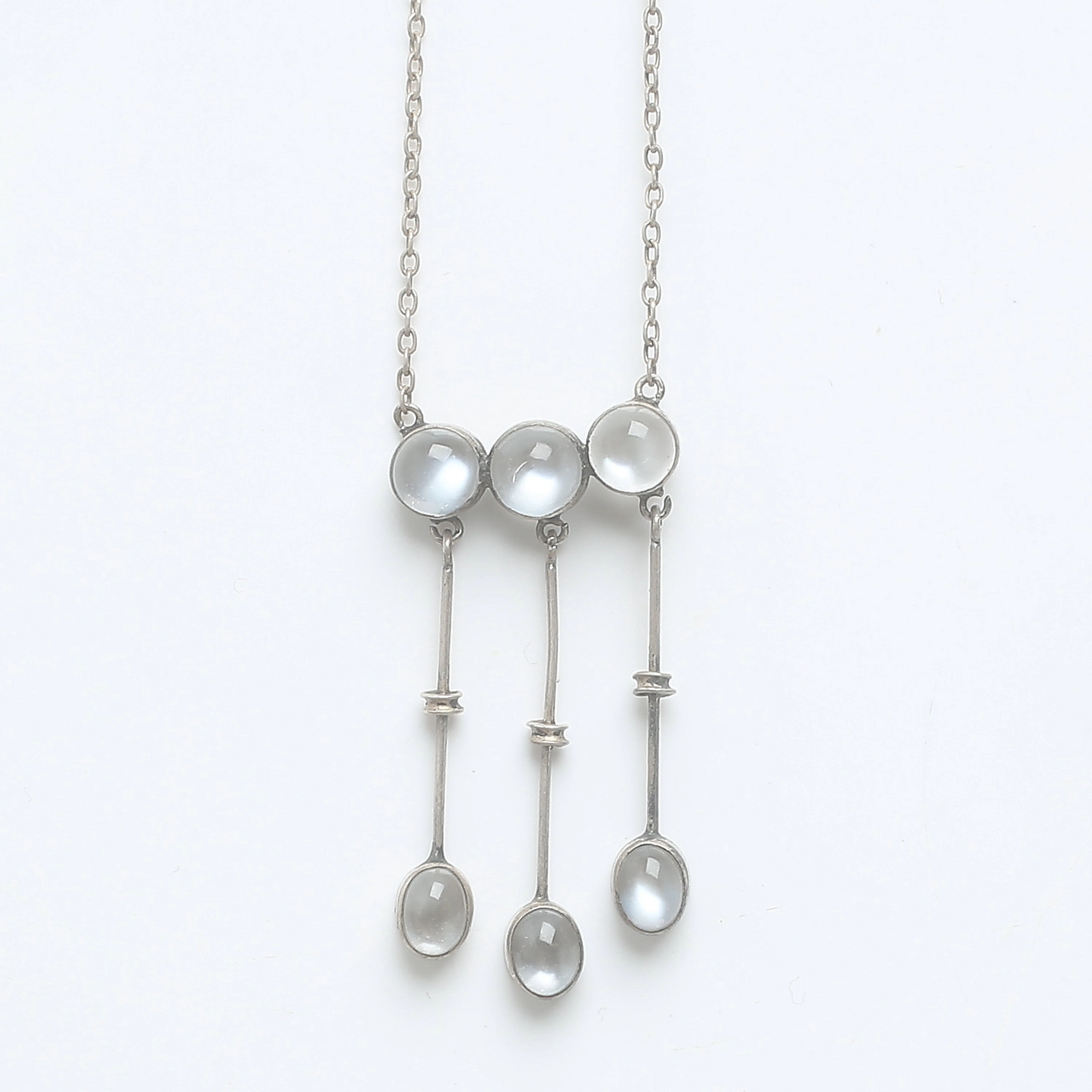 HALSBAND, silver, månsten, 1900-talets första hälft.