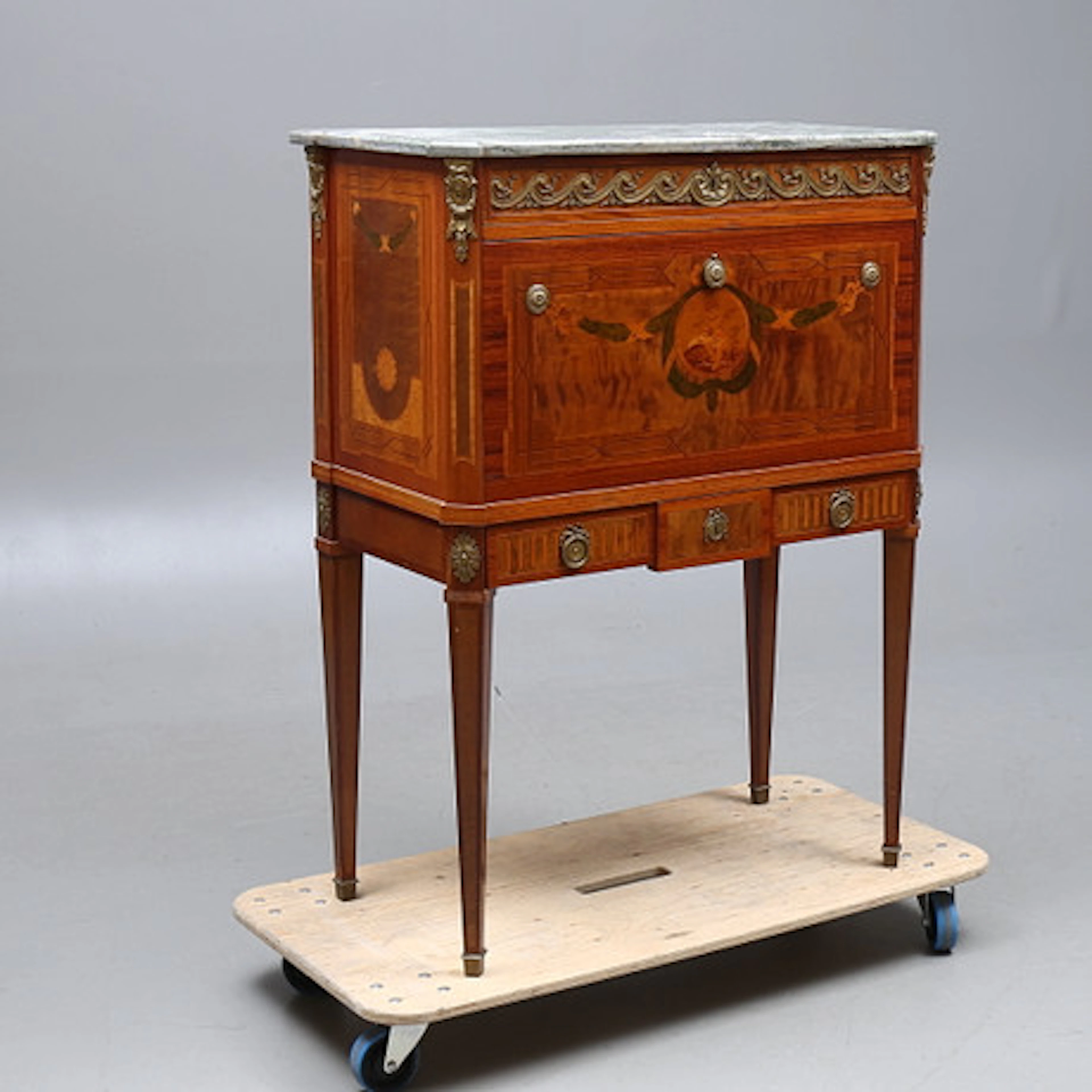 SEKRETÄR HAUPTSTIL, 1900-talets första häl…