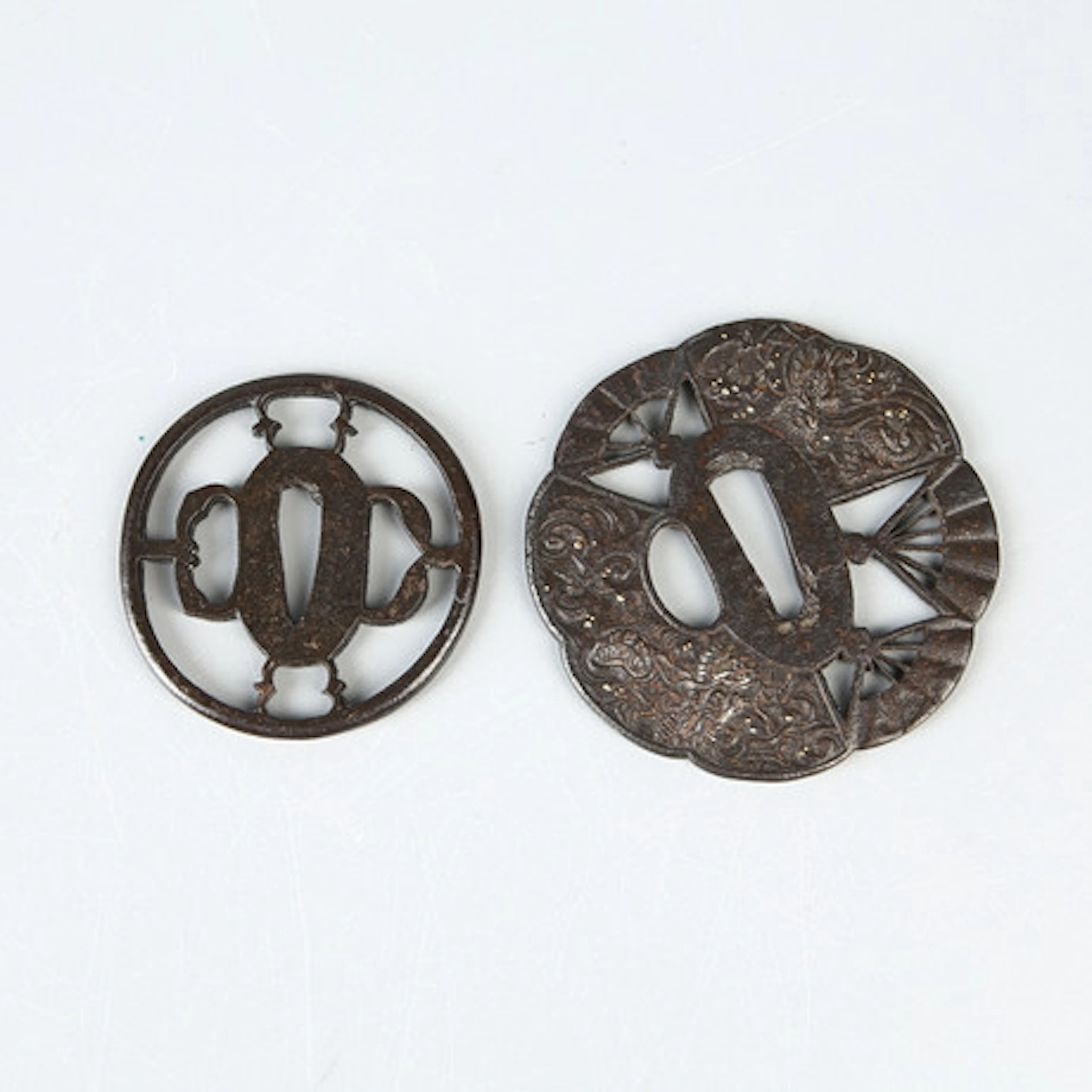 TSUBAS, 2 järn, Japan, troligen 1800-tal.