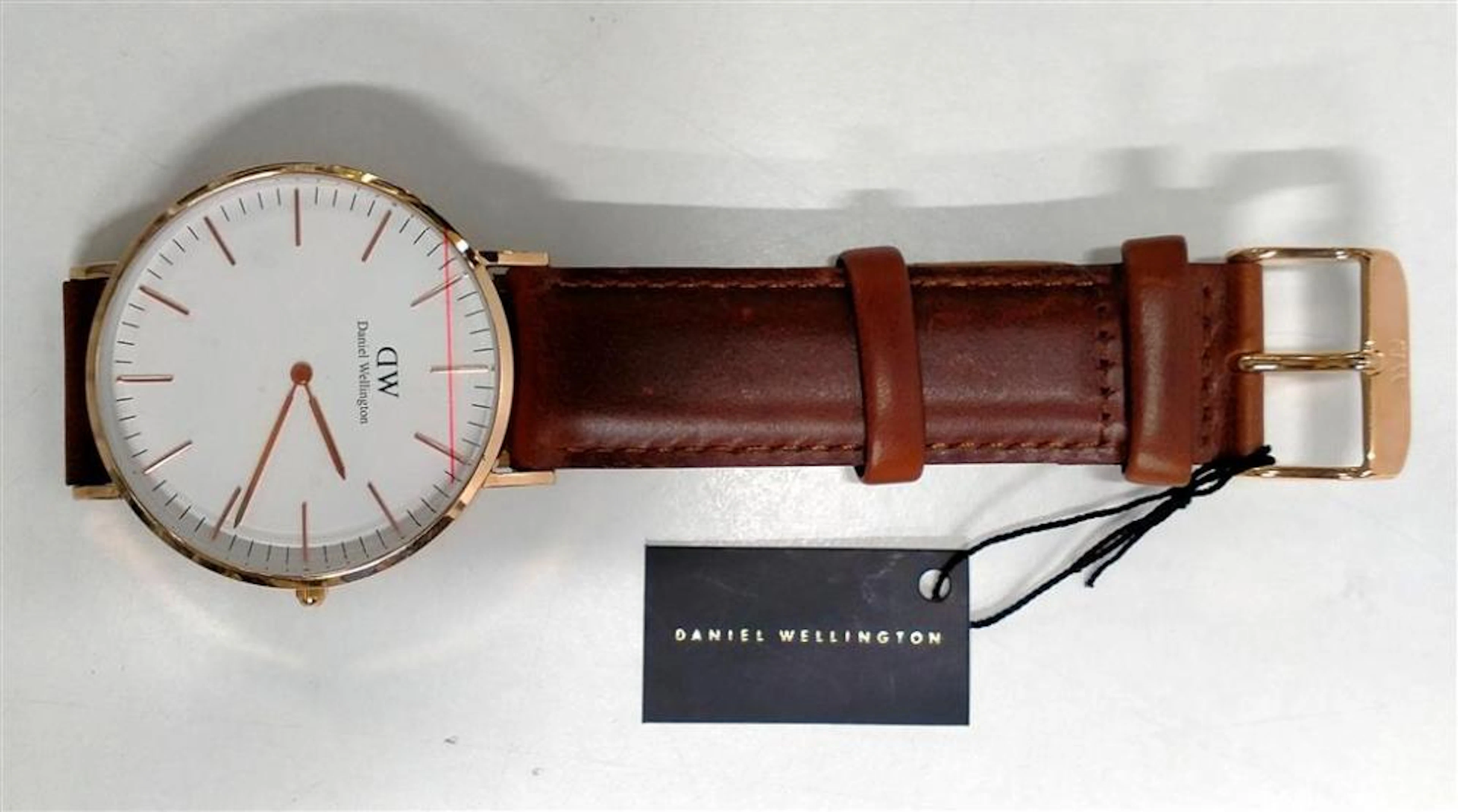 A gent's wrist watch marked Daniel Wellington Classic St. Mews, no box