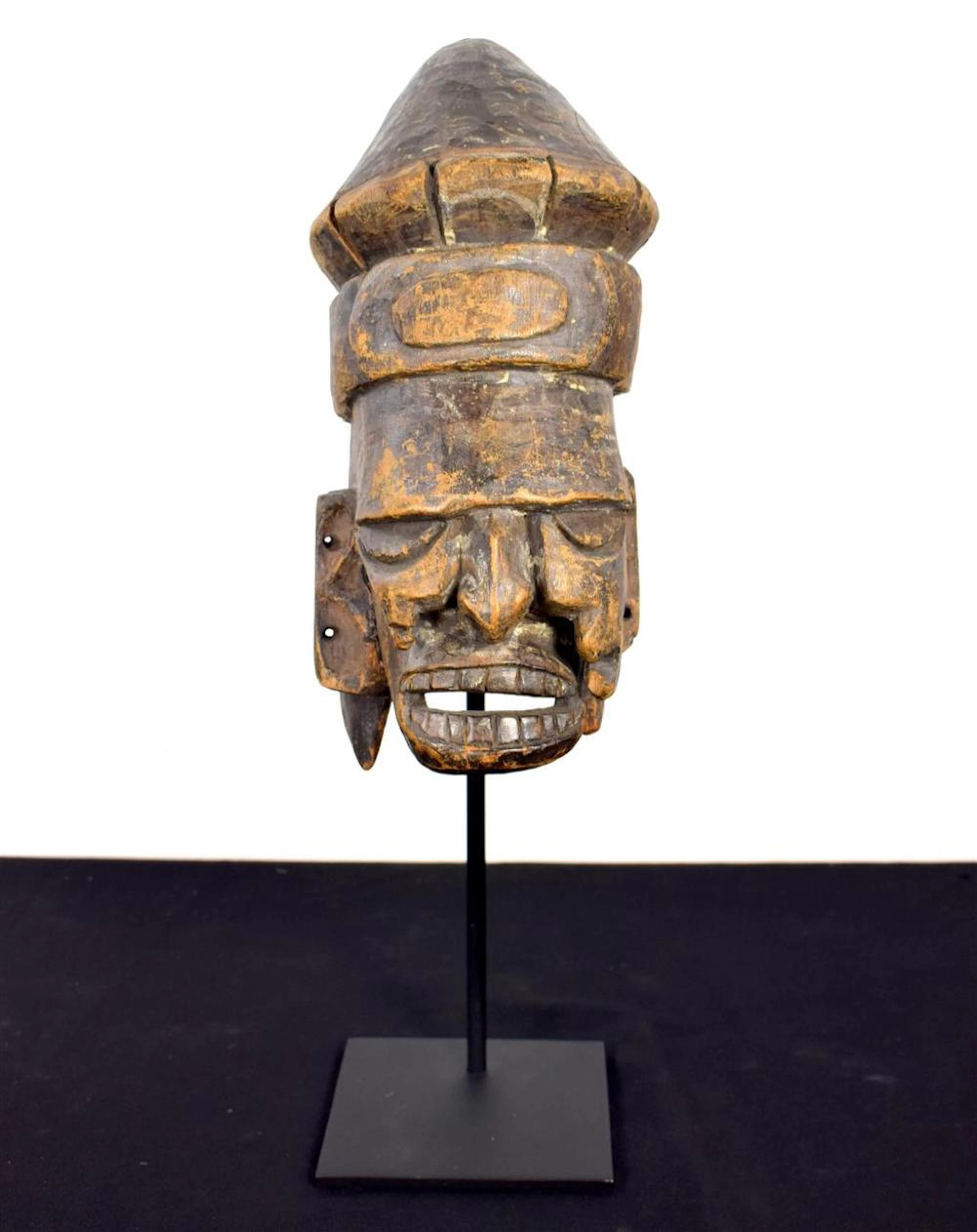 An Early Malangan Mask