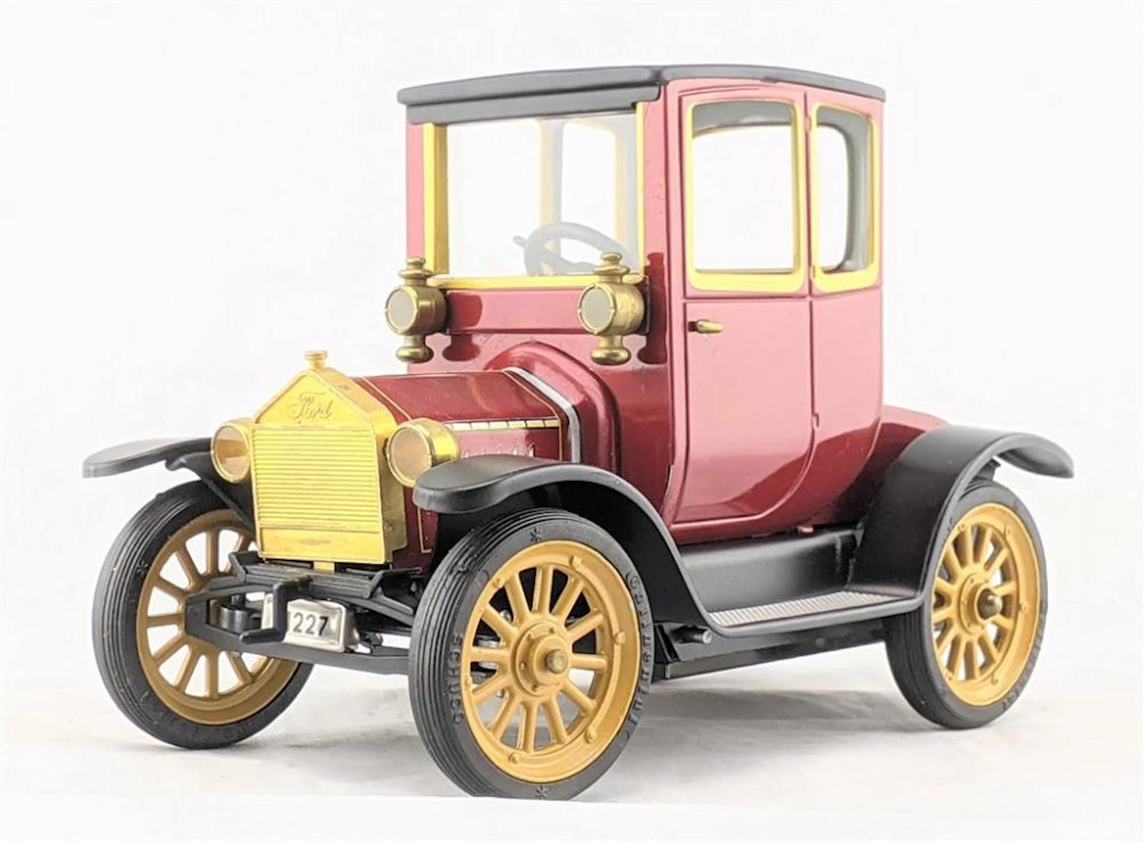 Schuco 1228 Oldtimed Ford Coupe F 1917