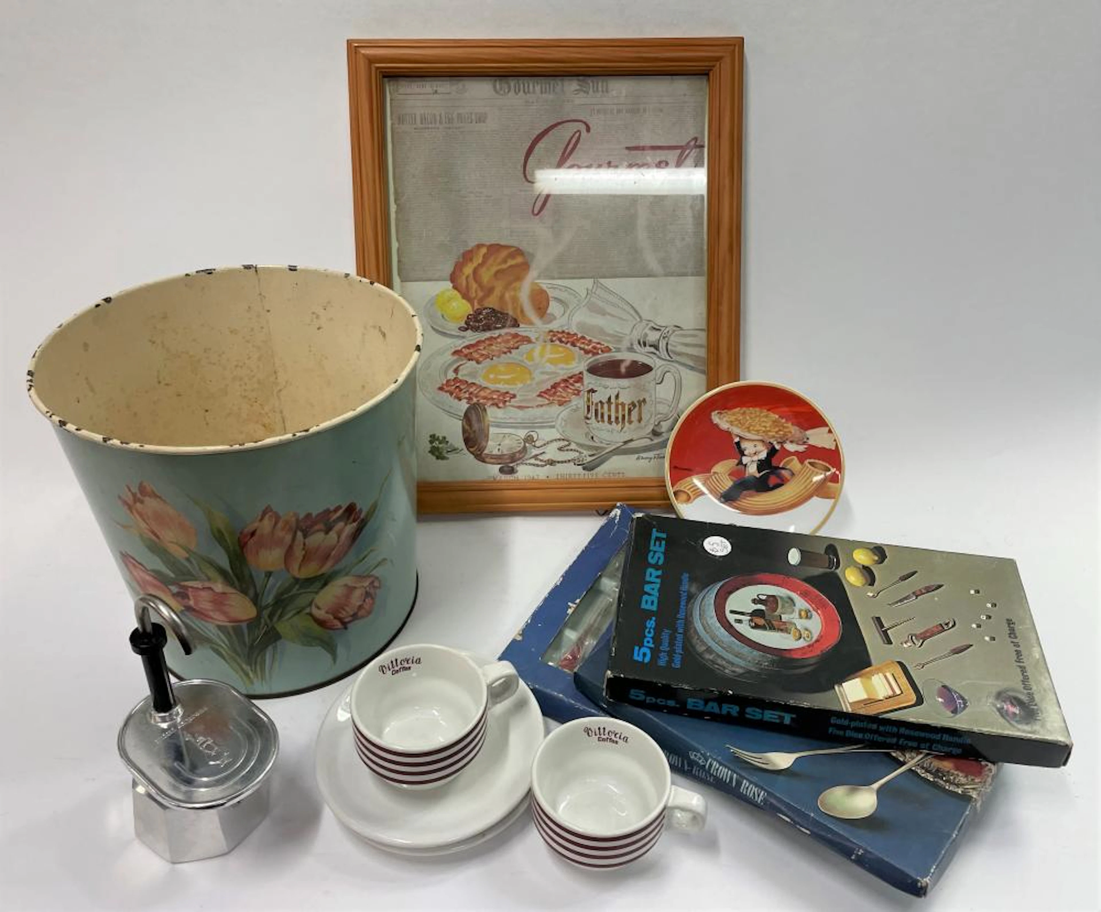 A Collection of Retro Kitchen Items including a Mini...