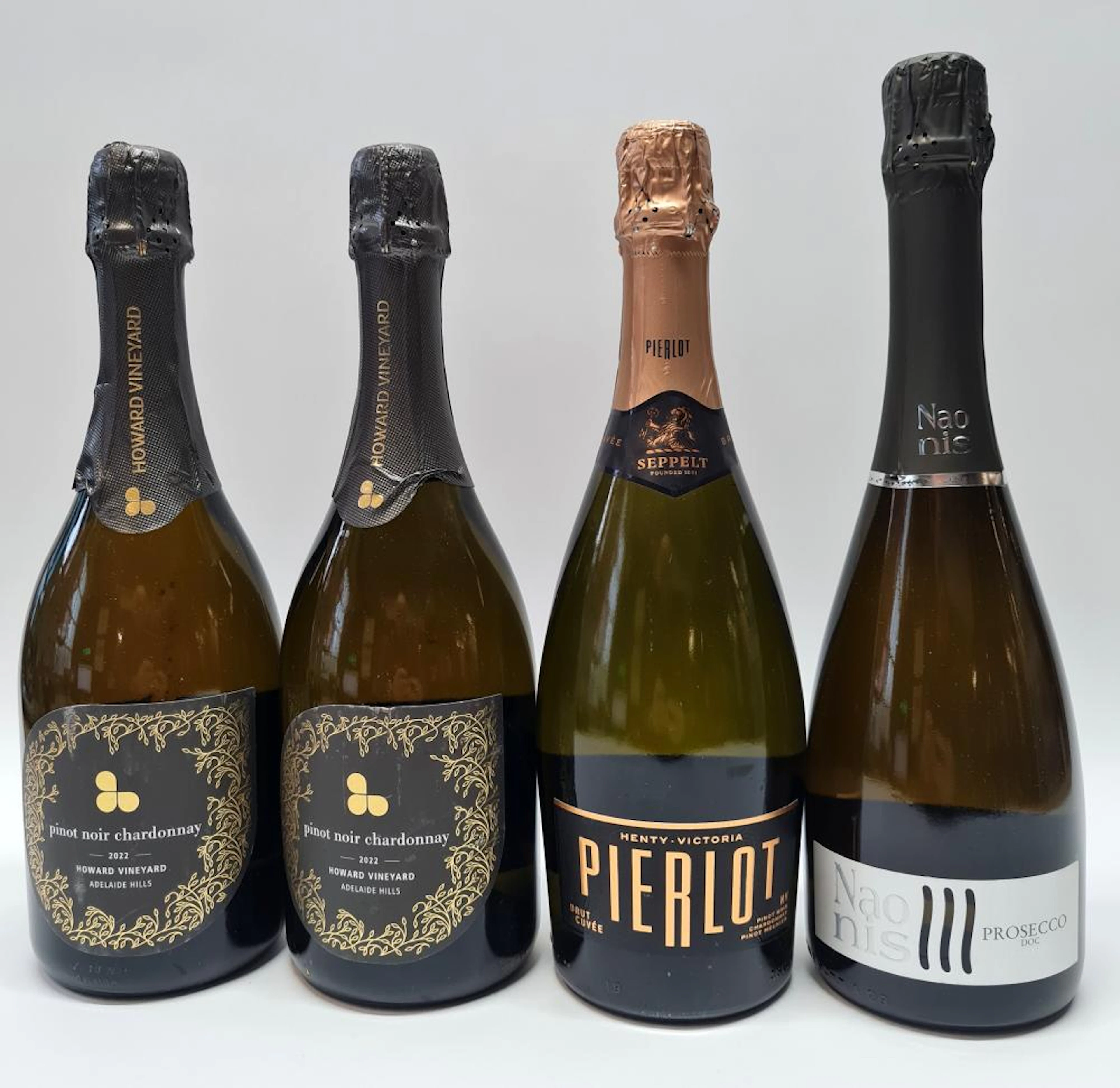 Two Pinot noir Chardonnay + Pierlot + Nao nis Prosecco