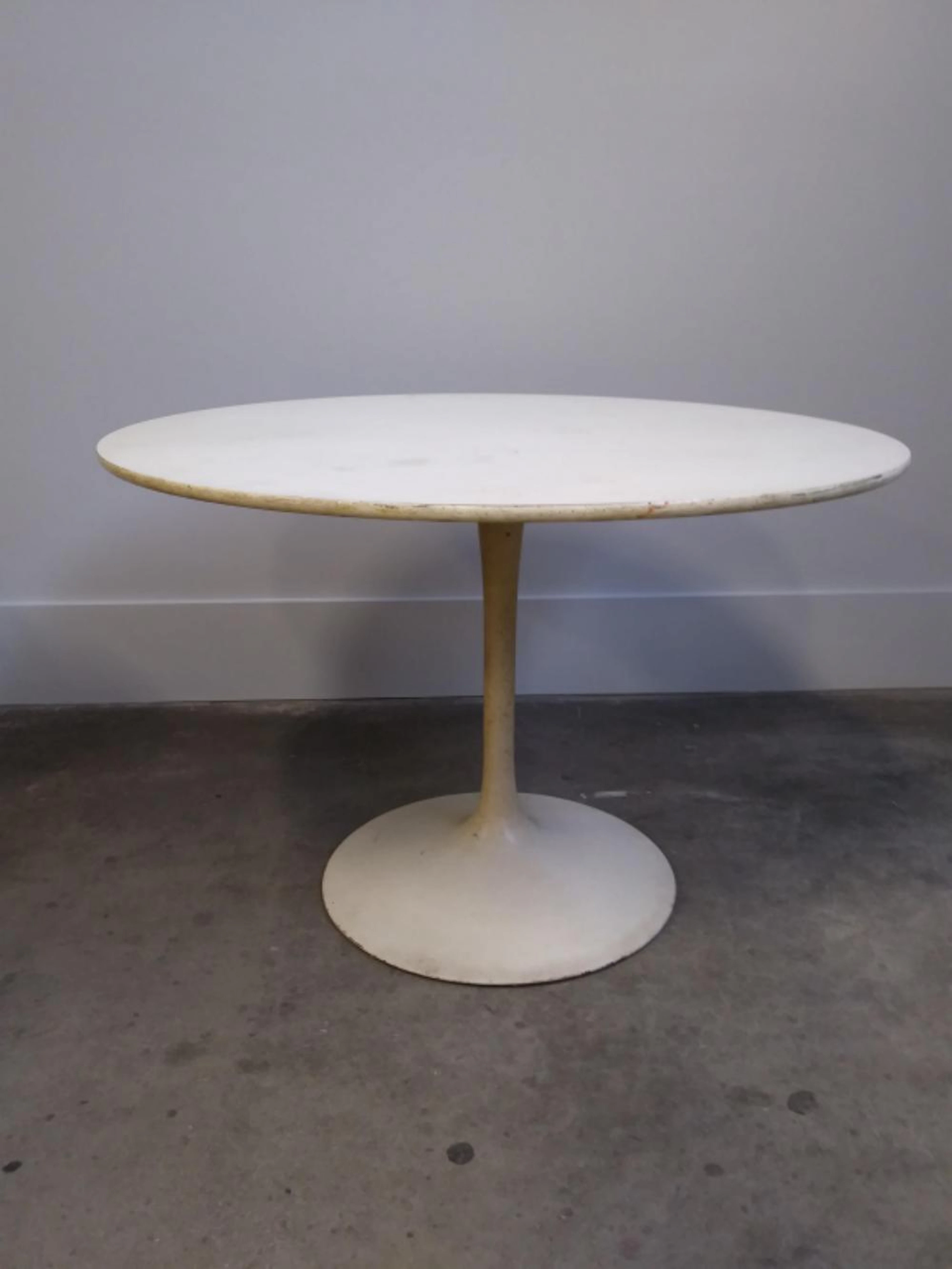 Authentic SAARINEN Mid Century Modern Tulip Table