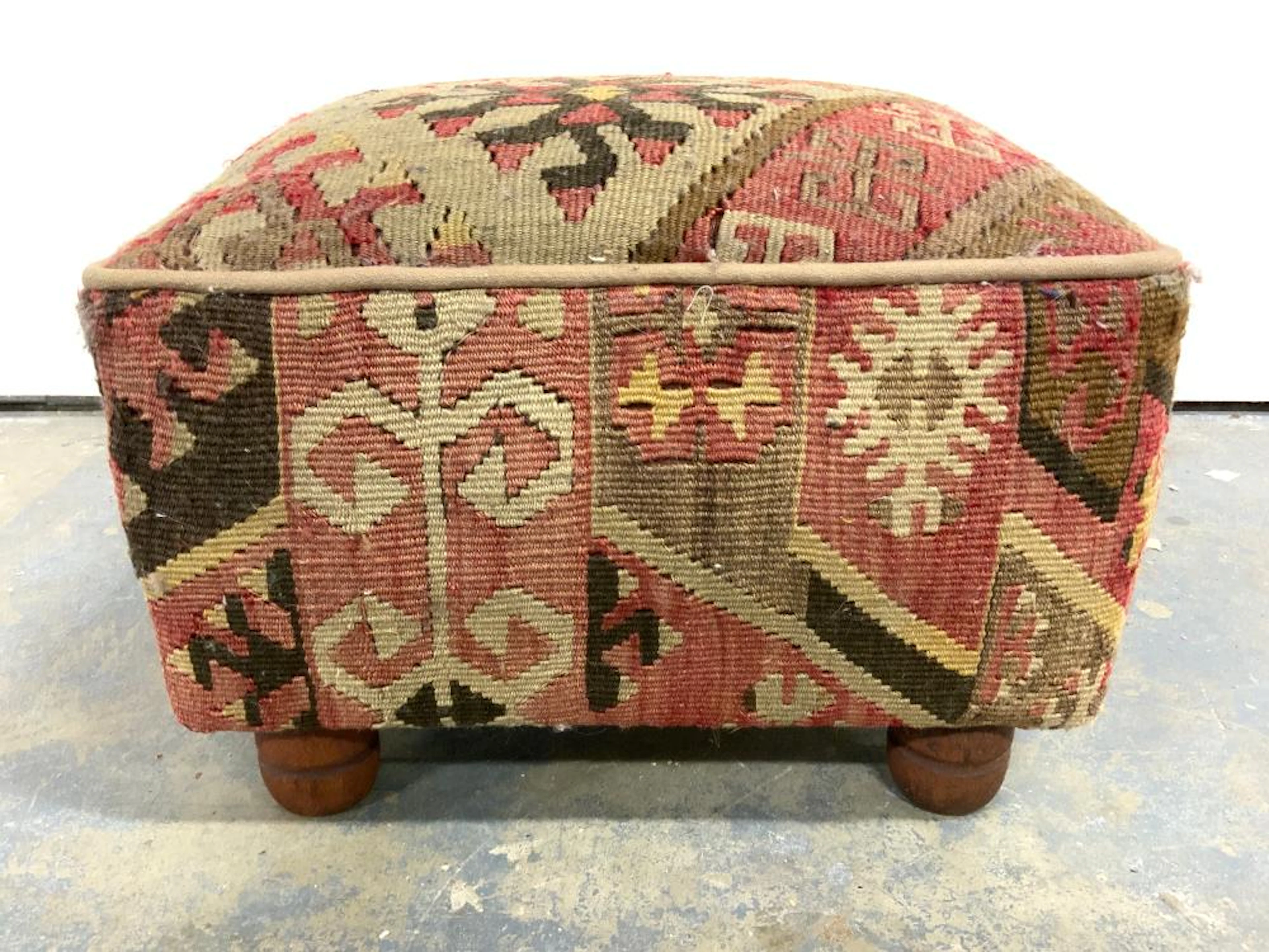 ISTANBUL GRAND BAZAAR Handcrafted Footstool
