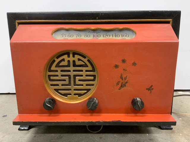 Vintage FTR Model 1540t Tube Radio