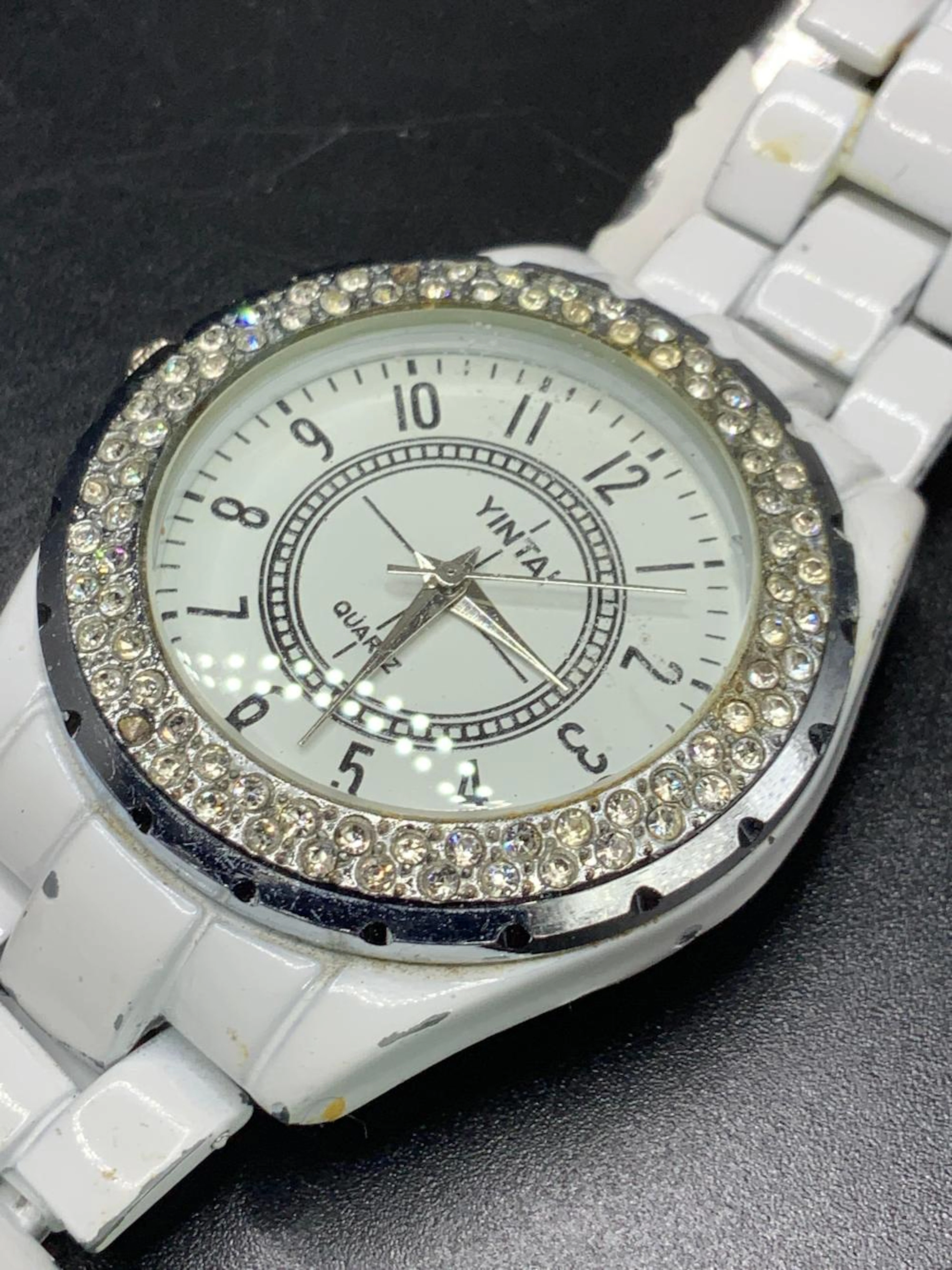 YINTAI WHT ENAMEL QUARTZ Deployment DWatch