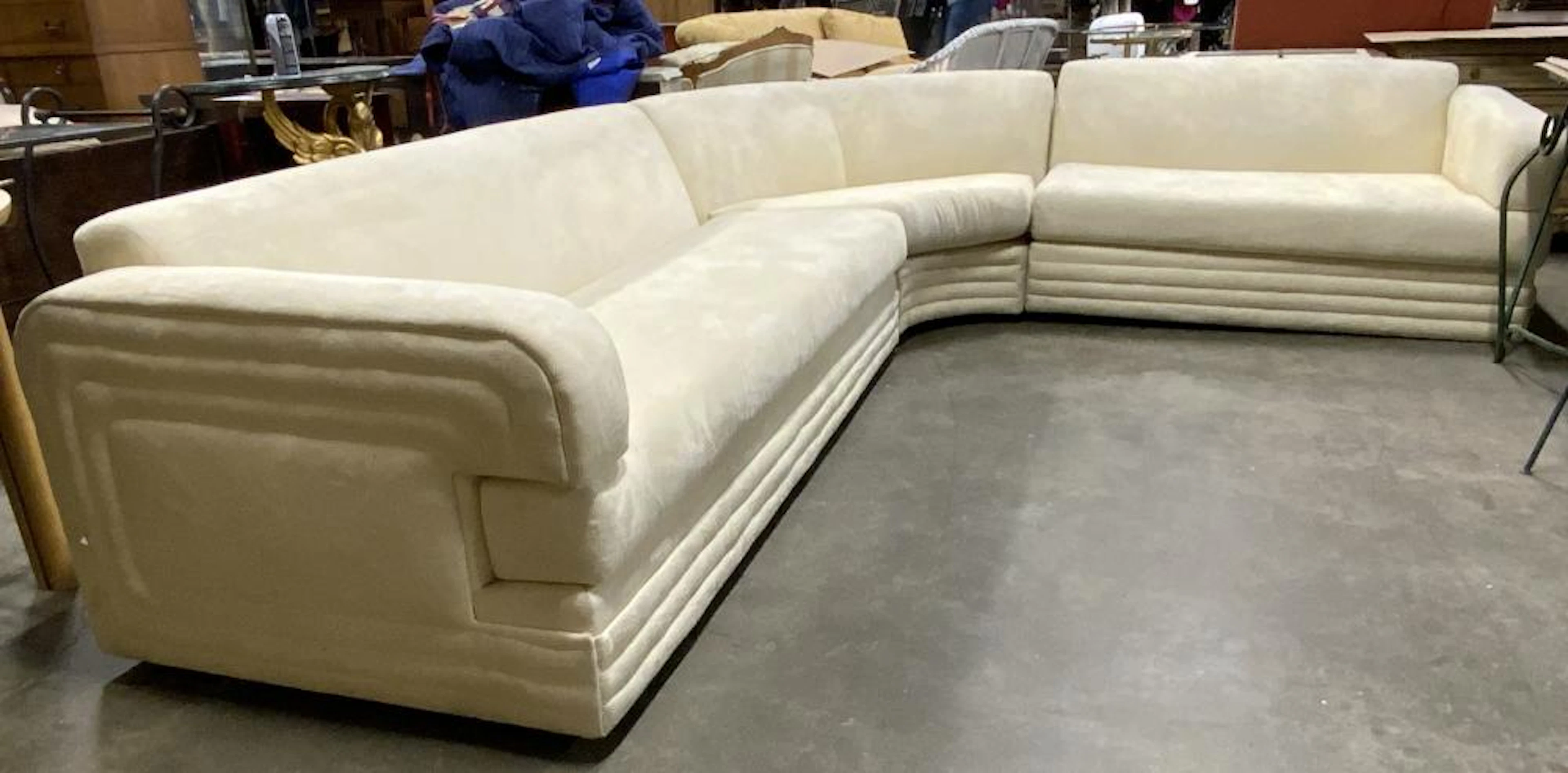 VINTAGE RETRO CREAM TONED SECTIONAL SOFA