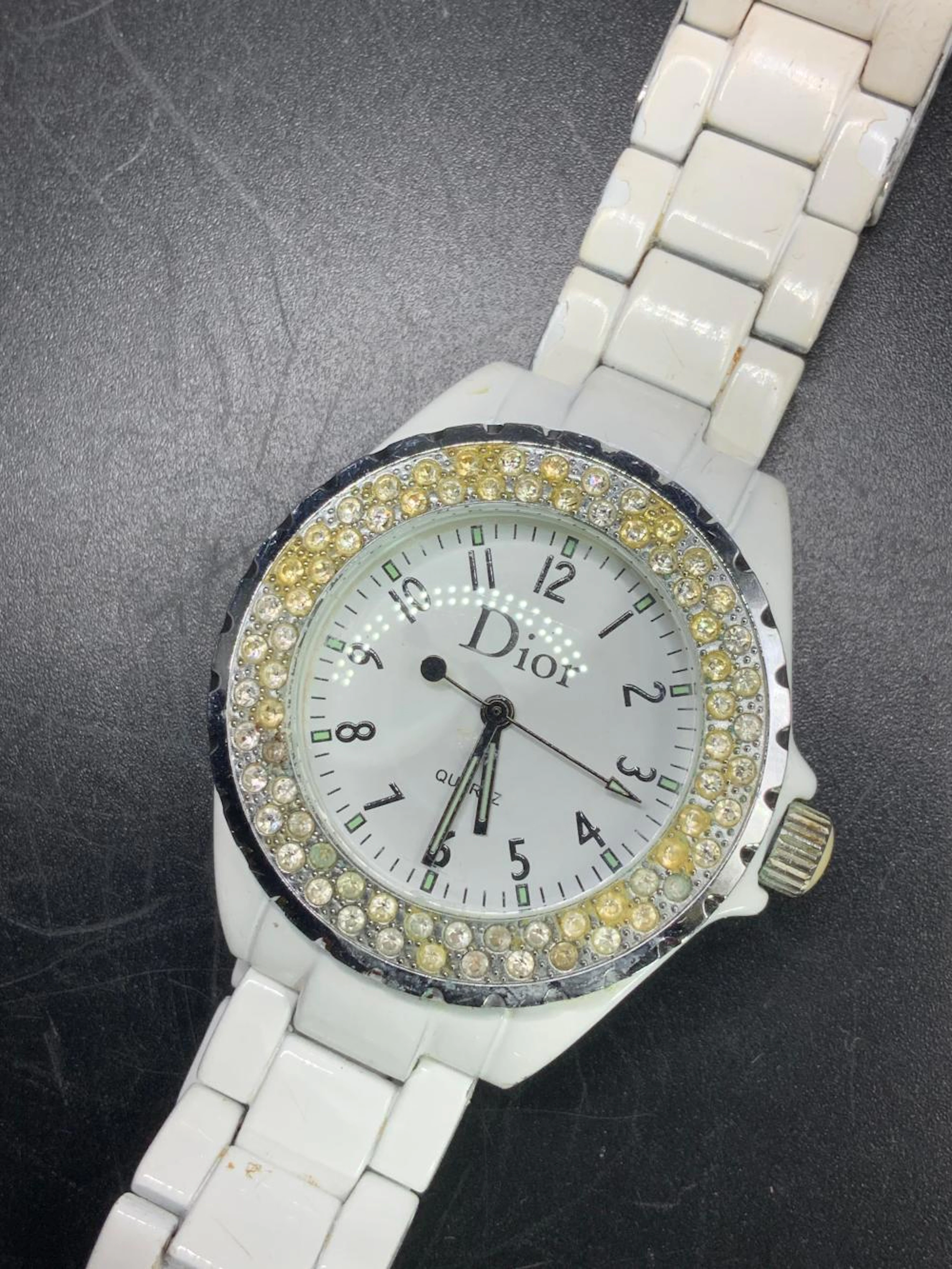 CHRISTIAN DIOR Wht Enamel Deployment Buck Watch