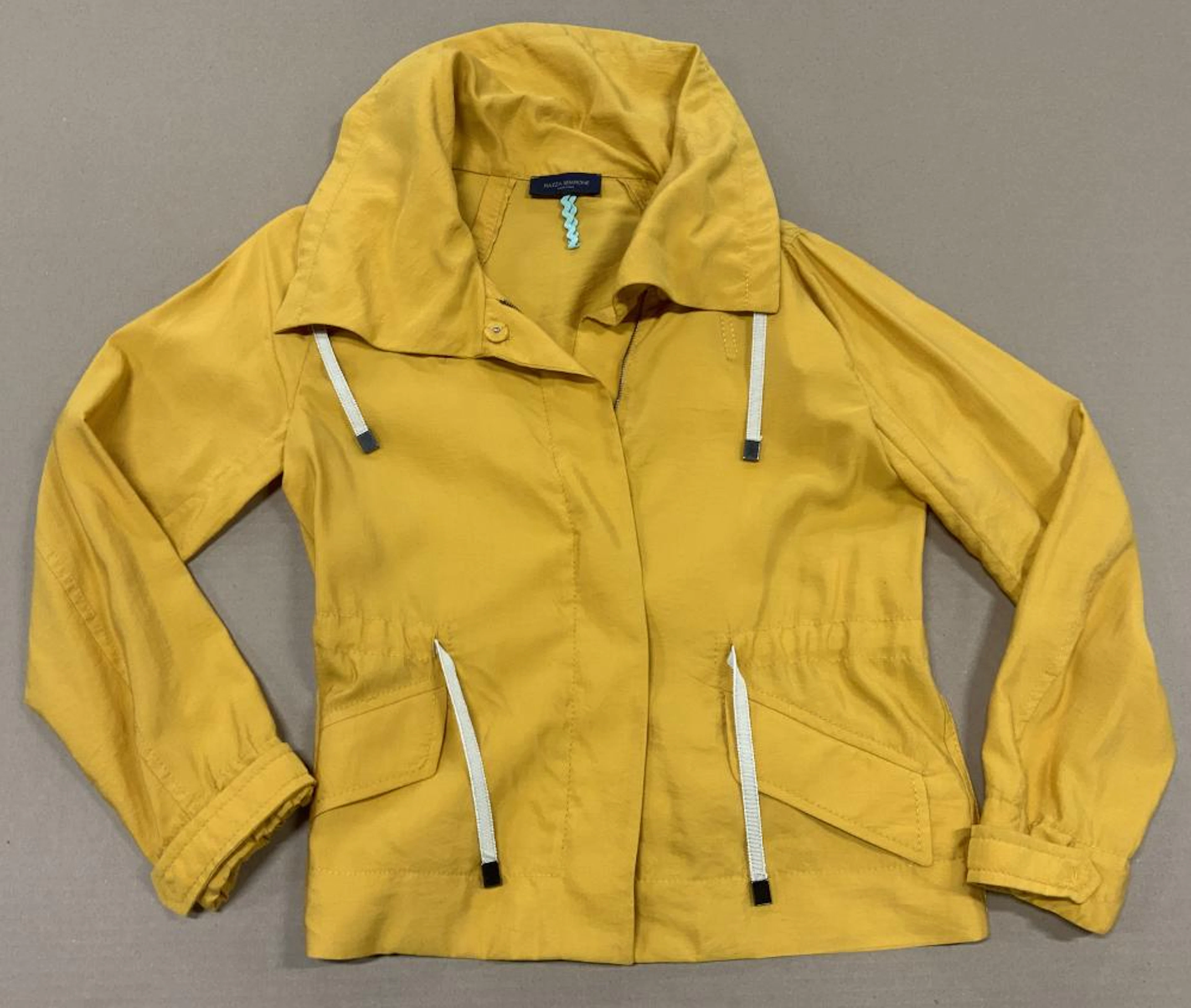 PIAZZA SEMPIONE Yellow Jacket, Italy