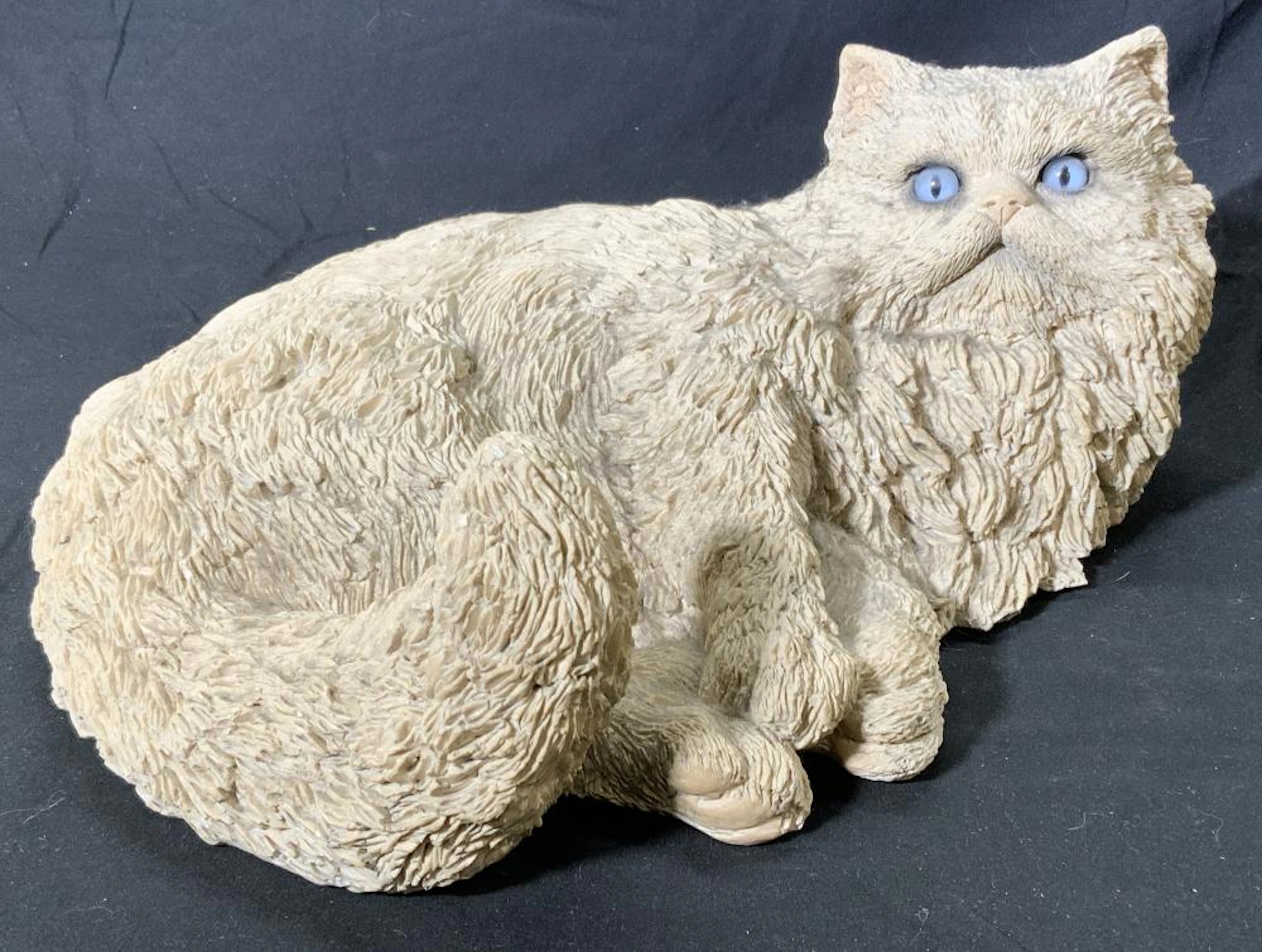 United Design CLASSIC CRITTERS Vintage Cat Figure