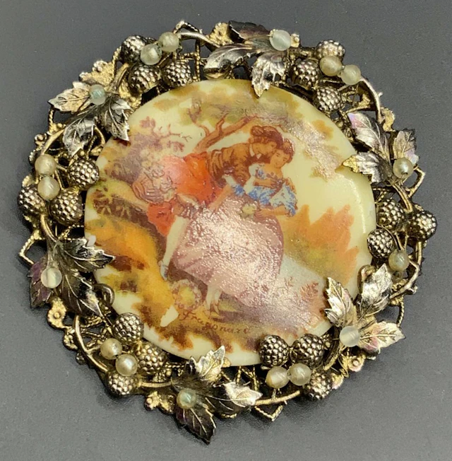 Vintage Victorian Scene Nature Motif Brooch
