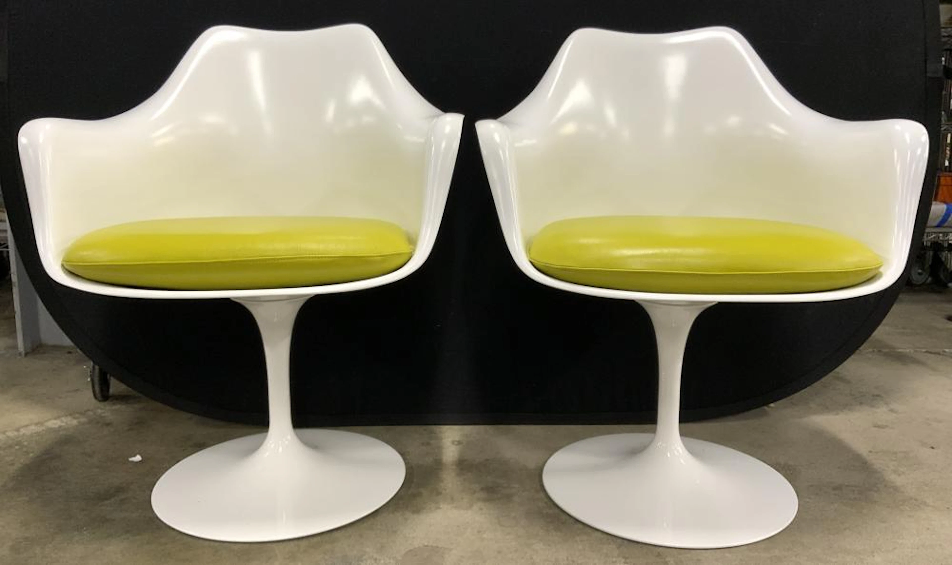 Pair MCM KNOLL EERO SAARINEN Tulip Chairs