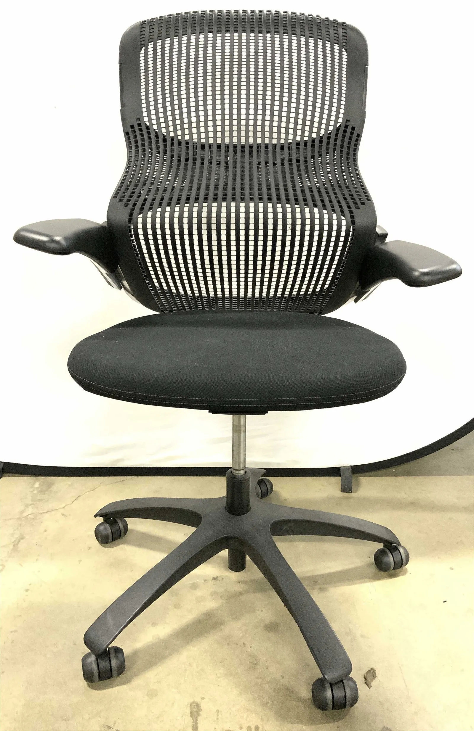 KNOLL GENERATION MCM Computer Chair W Wheels | Barnebys