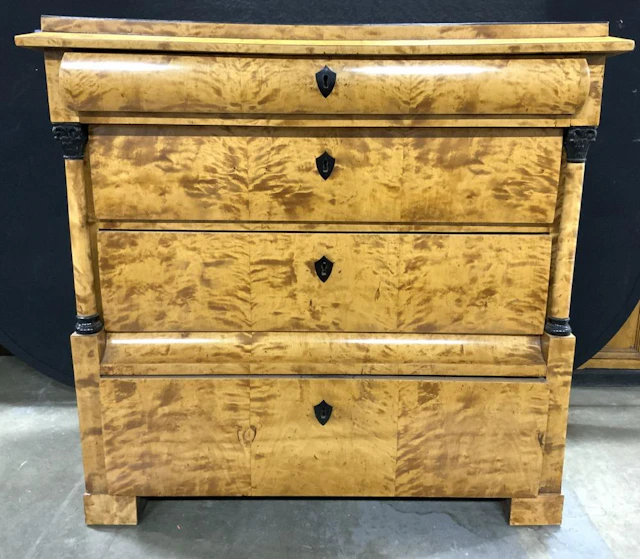 BIEDERMEIER Antique Burlwood Chest Of Drawers