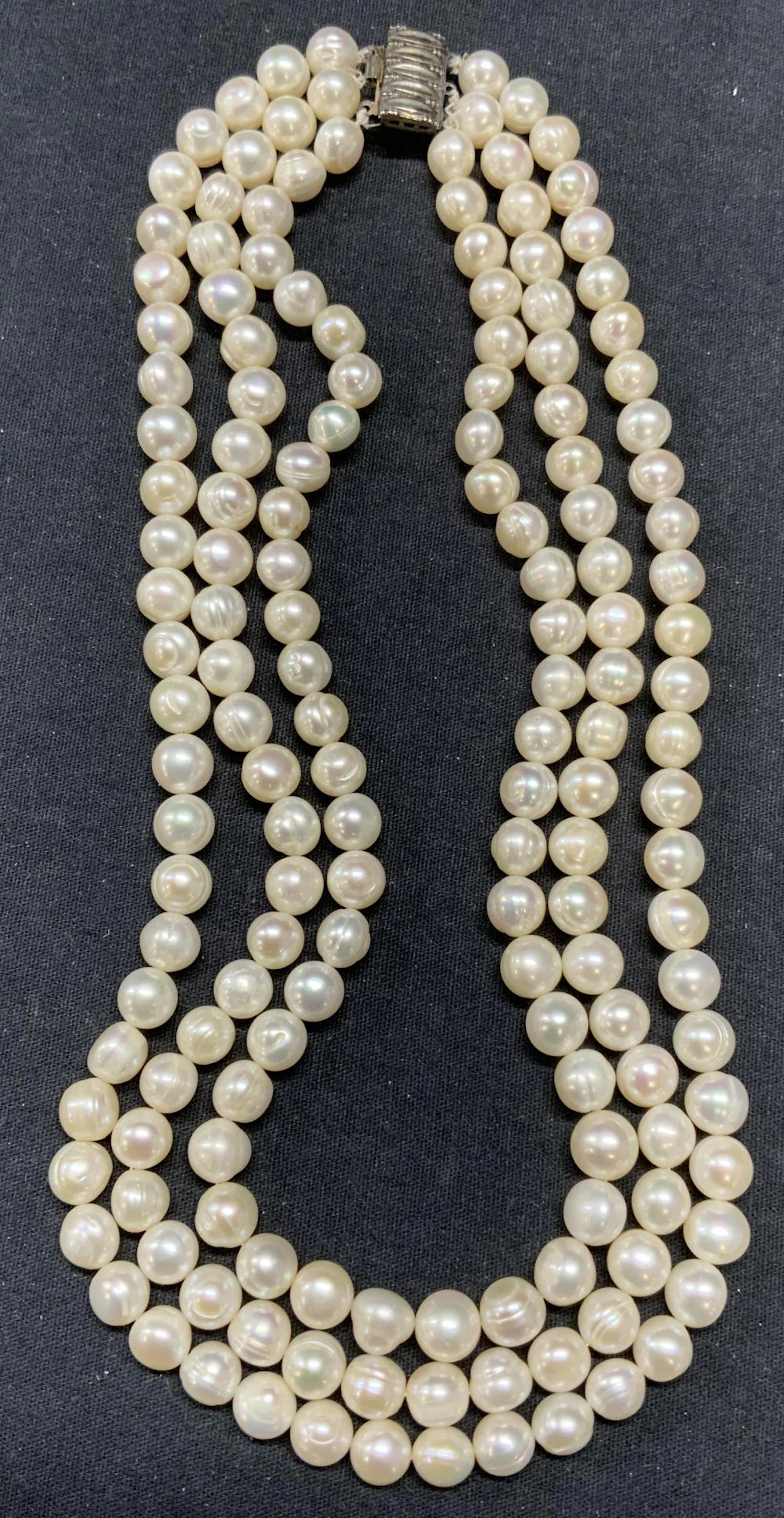 3 Strand White Pearl Necklace, 830 Carats