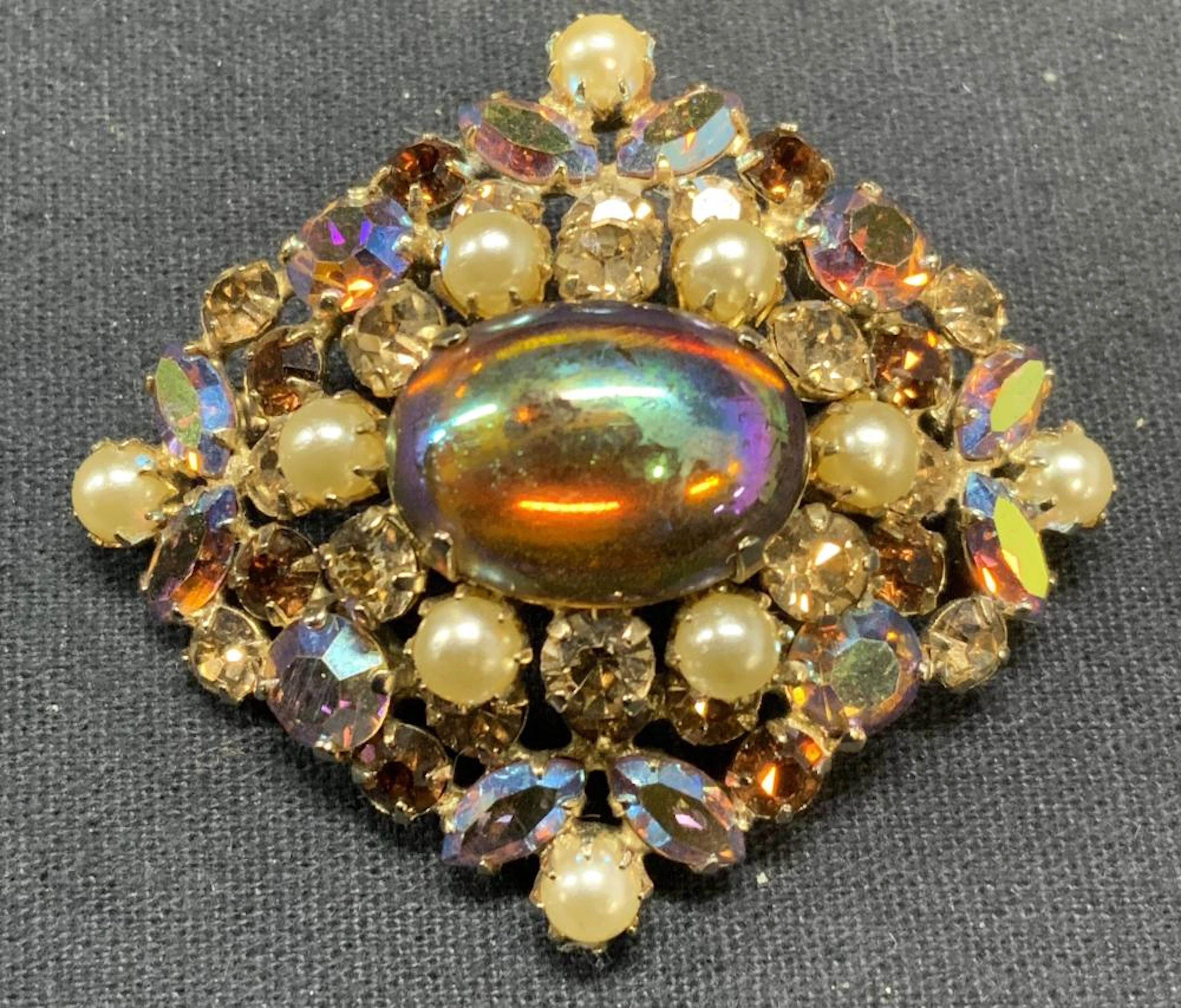 SHERMAN Gold Tn Faux Pearl & Crystal Brooch