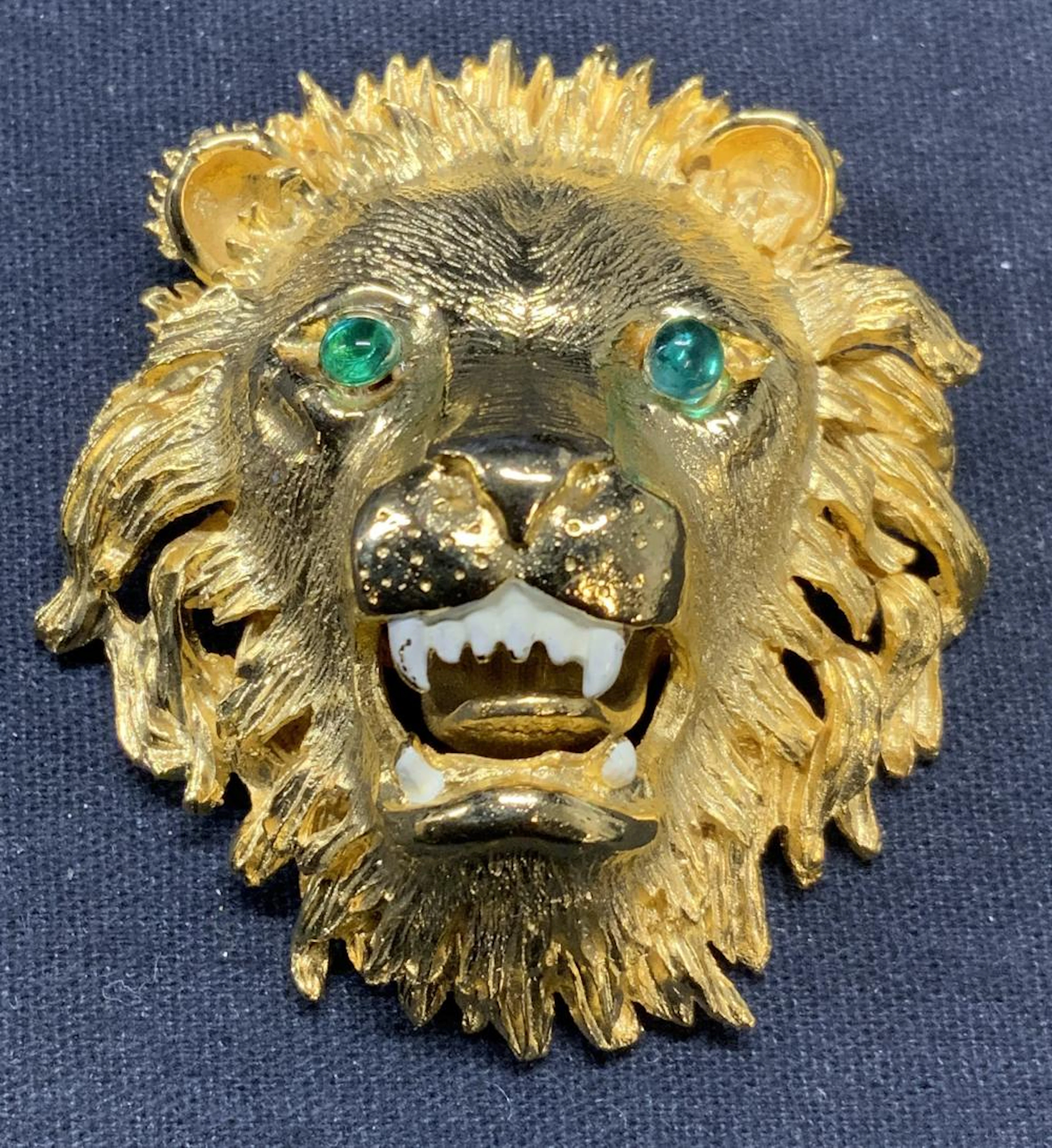 HATTIE CARNEGIE Gold Tone Lion Head Brooch