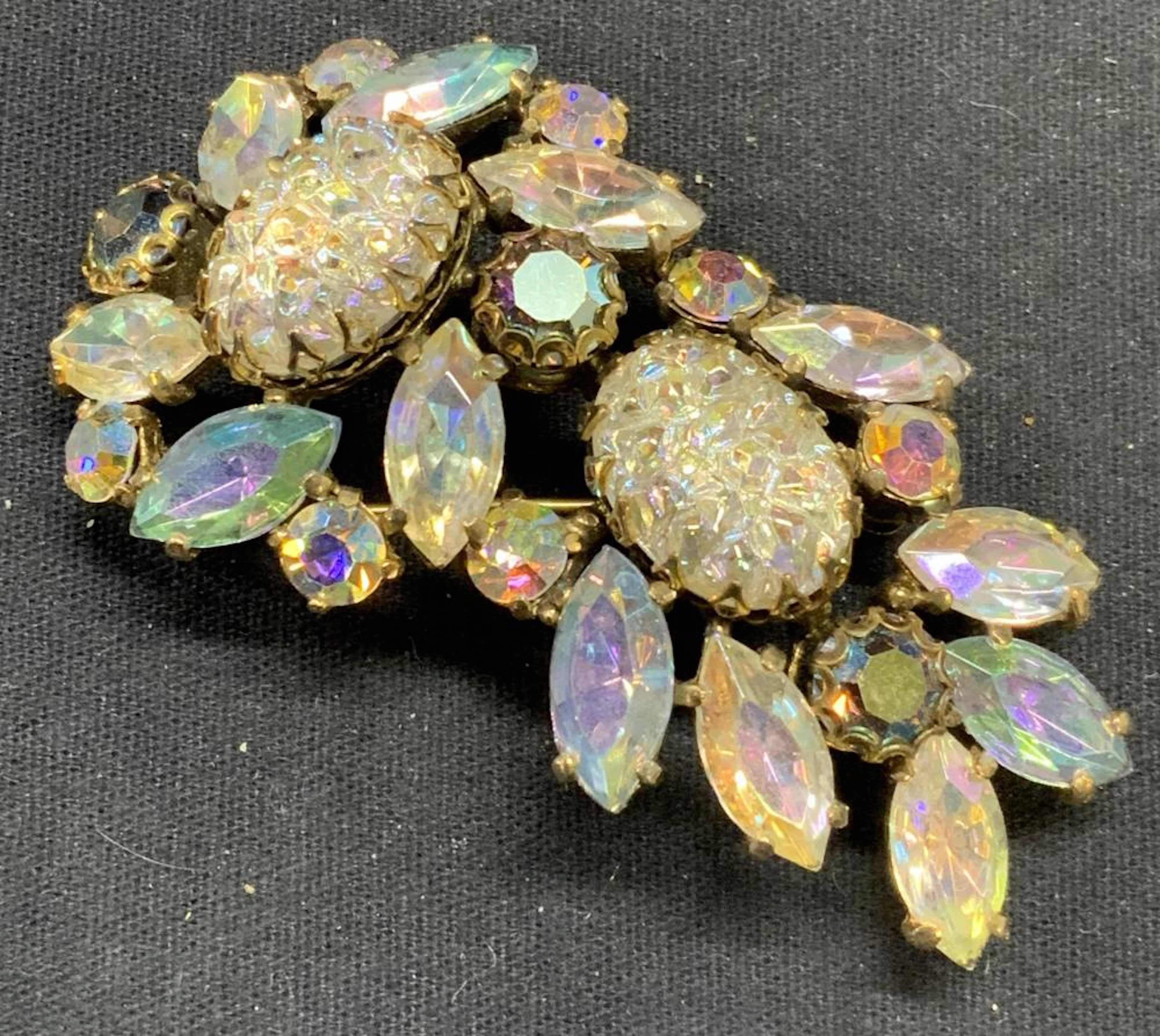 SCHIAPARELLI Opalescent Crystal Brooch 2.75i