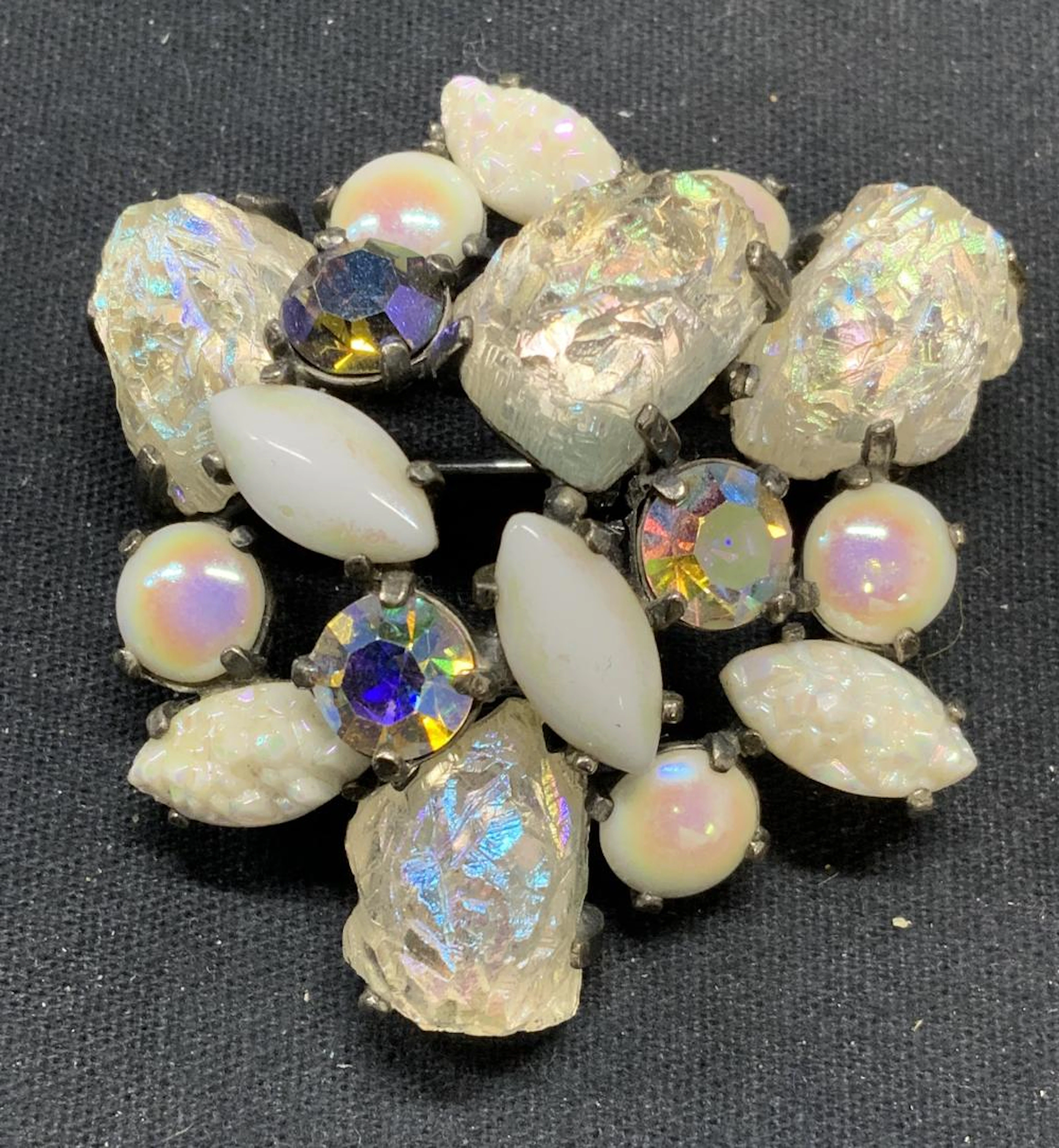 SCHIAPARELLI Opalescent Faux Pearl Brooch