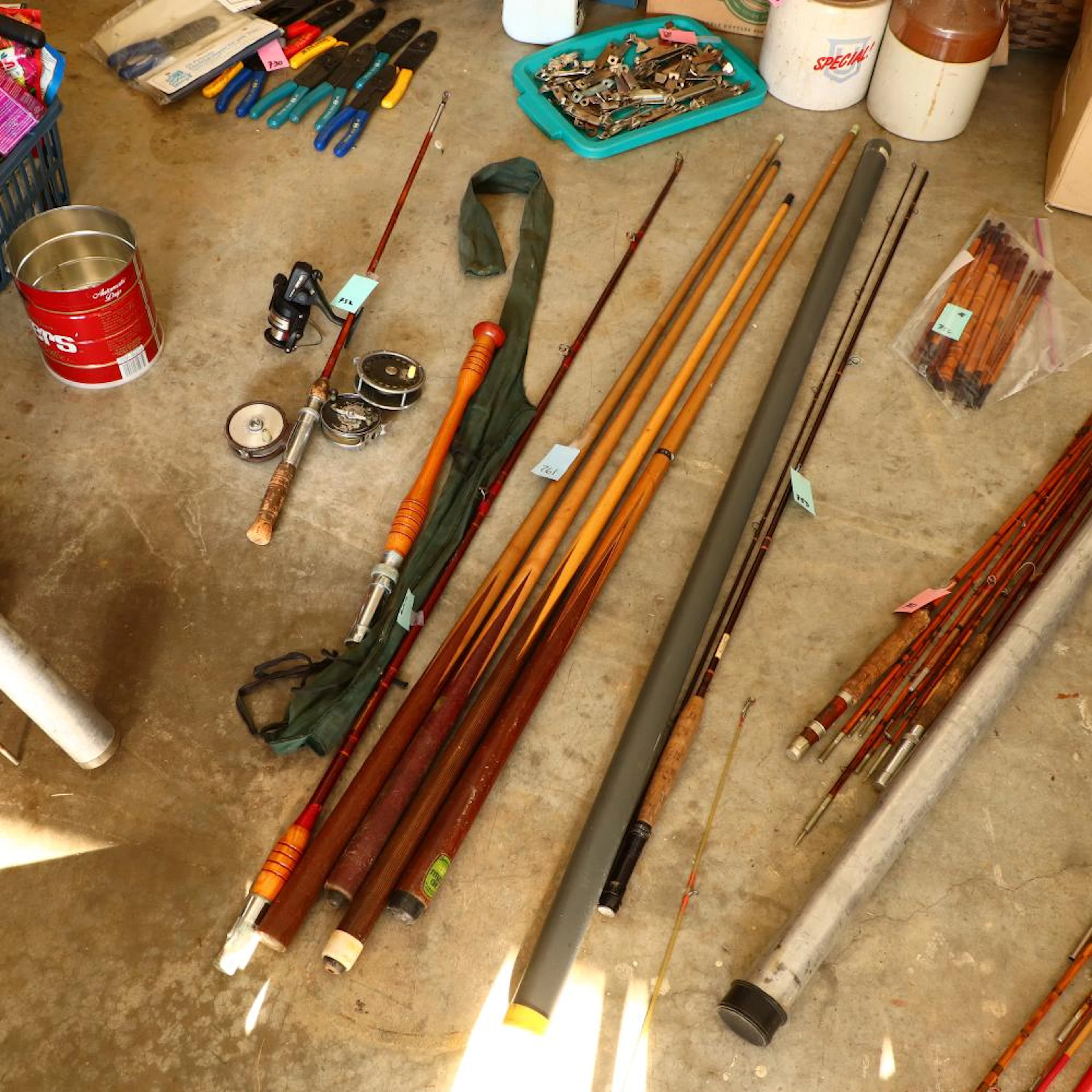 Vintage 4 pool sticks