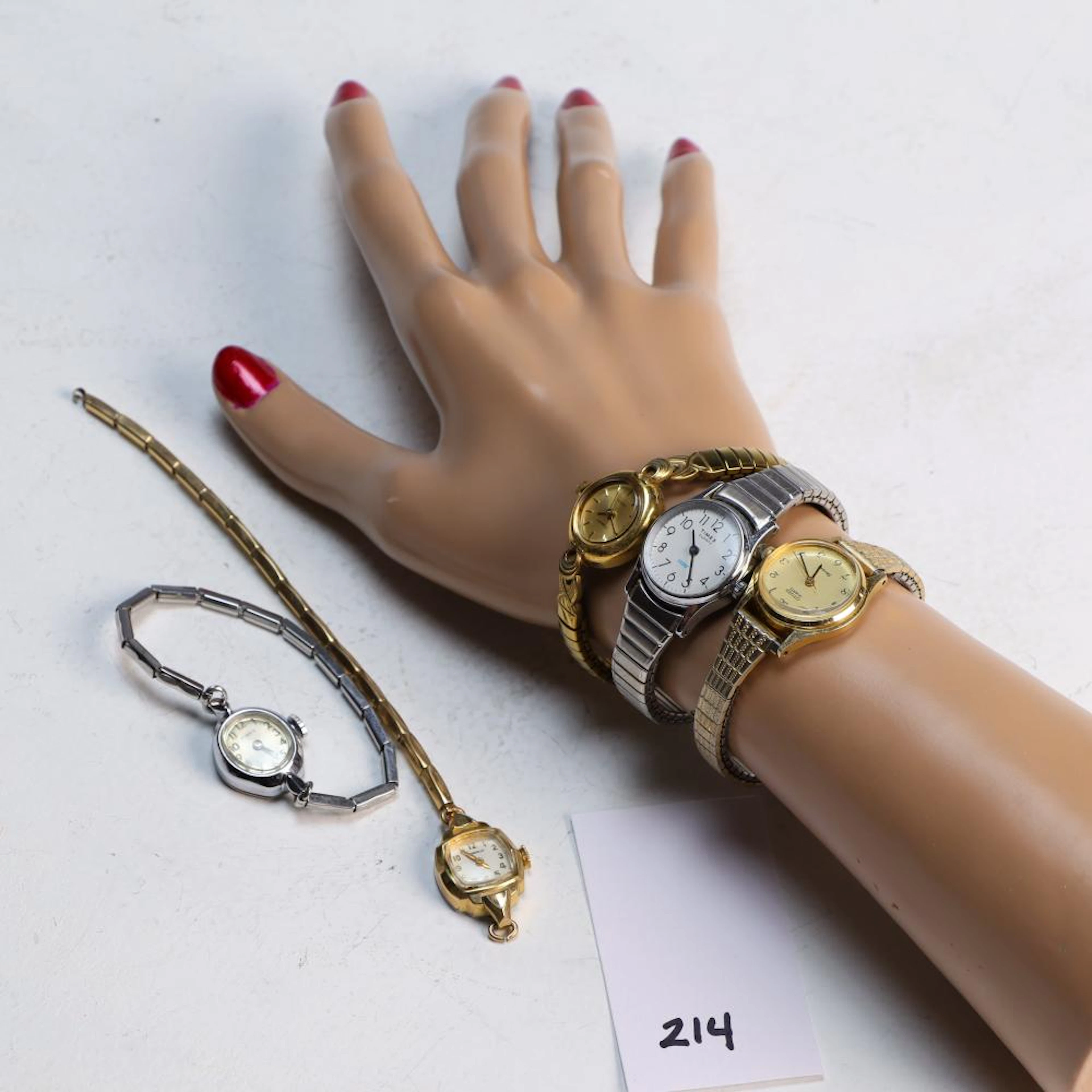 Lot of vintage ladies watches
