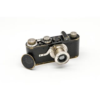 Leica I (Model A) with close-focus 50mm Elmar f3,5