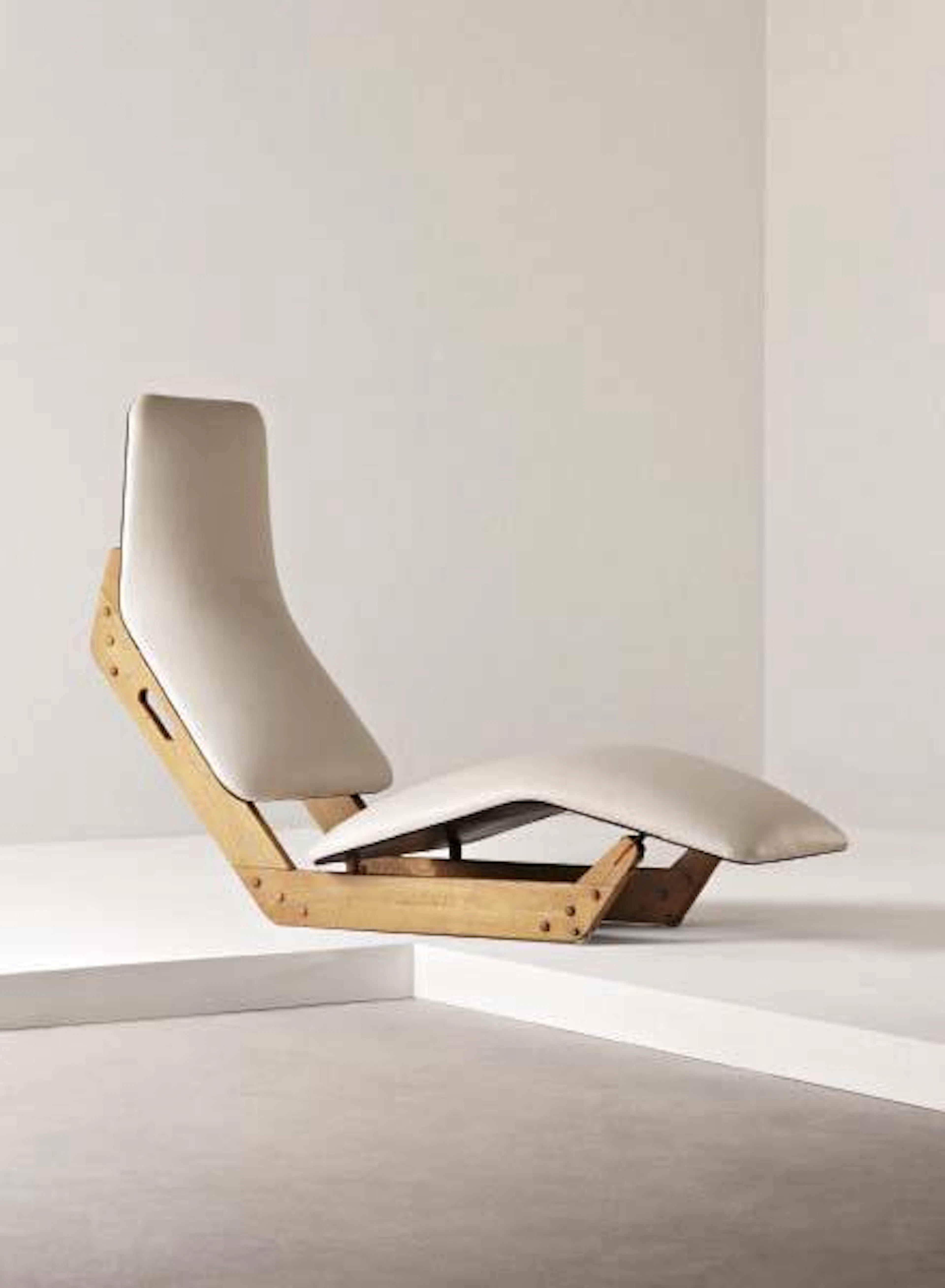 Rare ‘Dolphin’ chaise longue, C. 1955 – Ilmari Tapiovaara