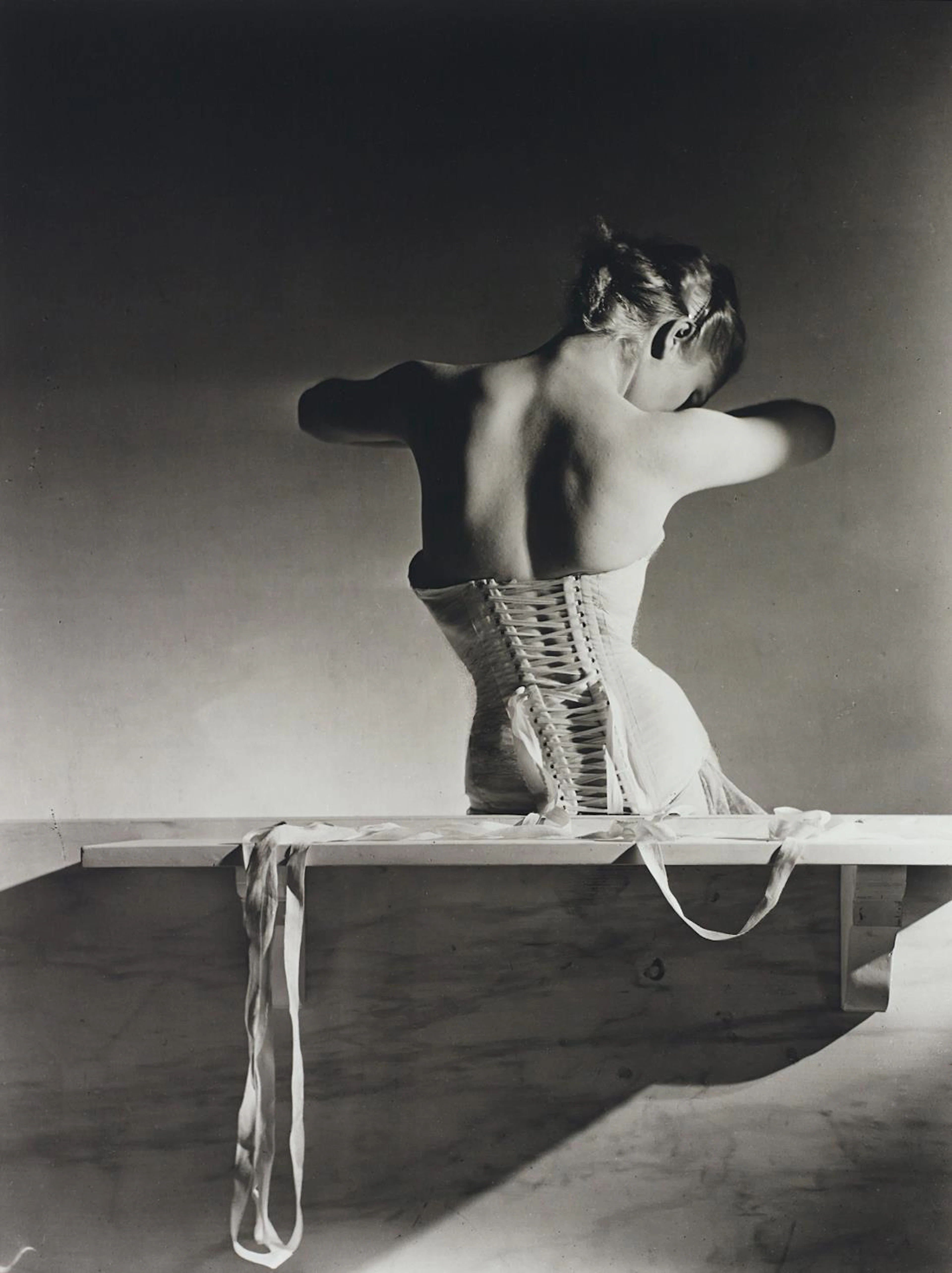 Mainbocher Corset, Paris, 1939 – Horst P. Horst