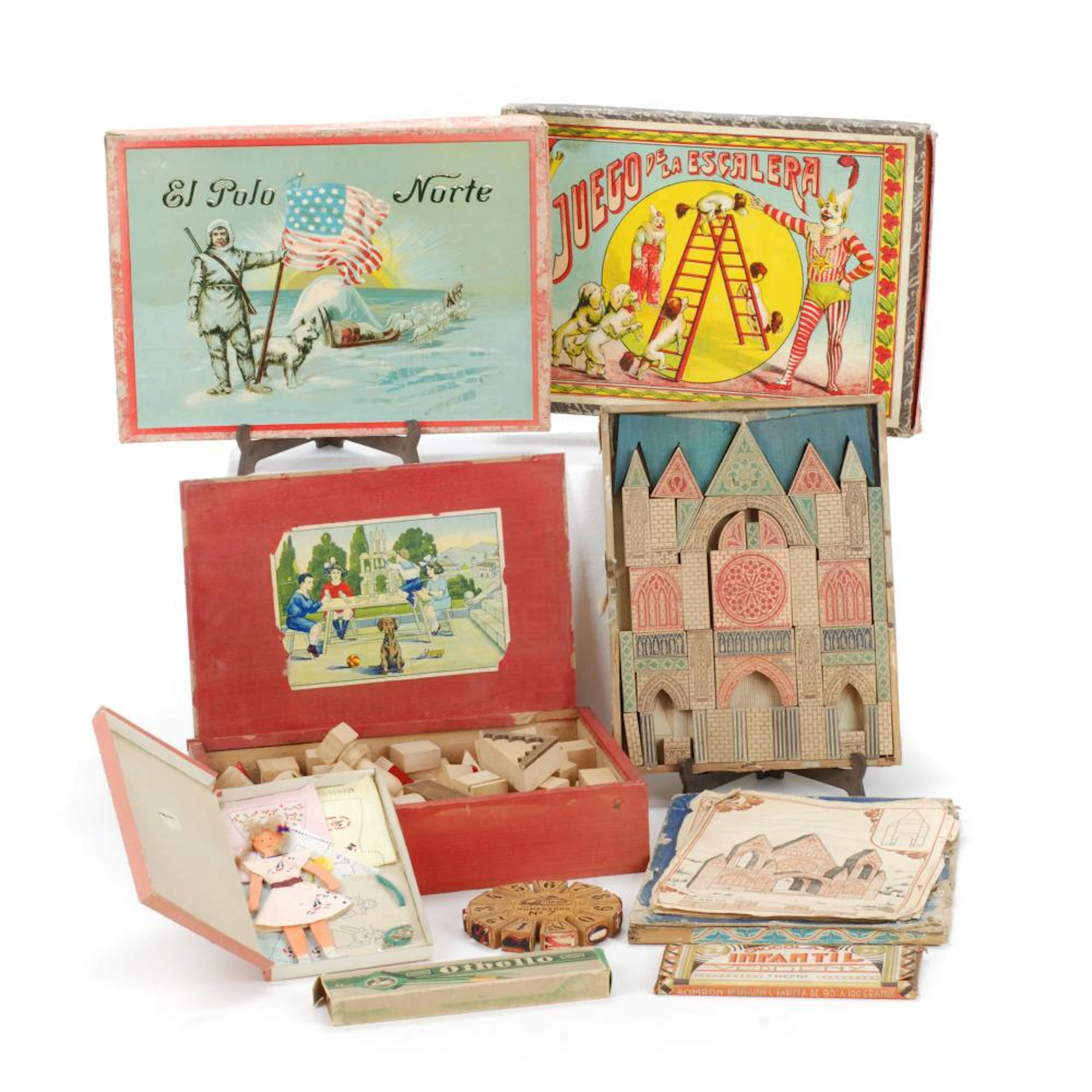SET OF GAMES. EARLY 20TH CENTURY.