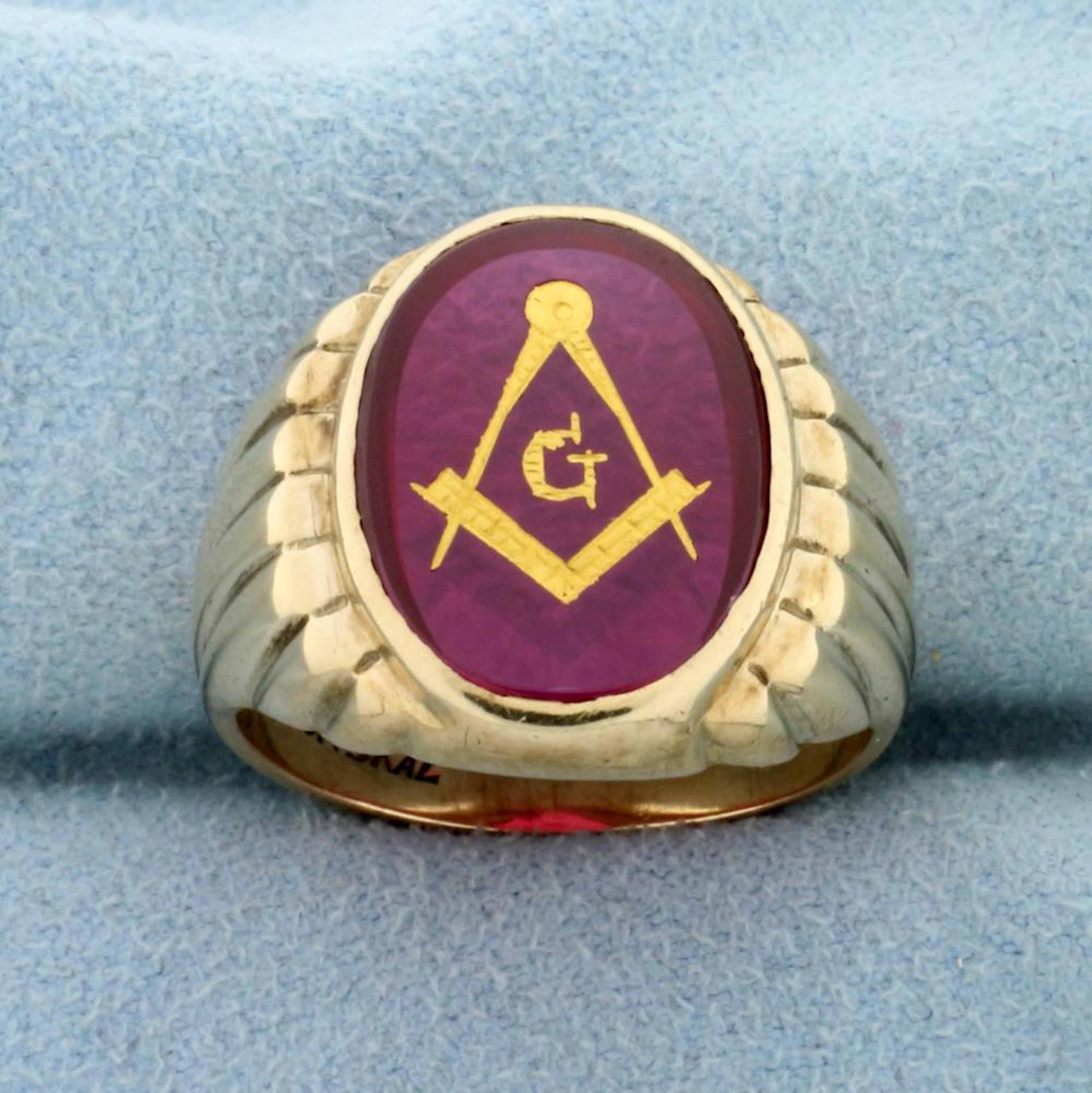 Masonic Ring in 10K Yellow Gold