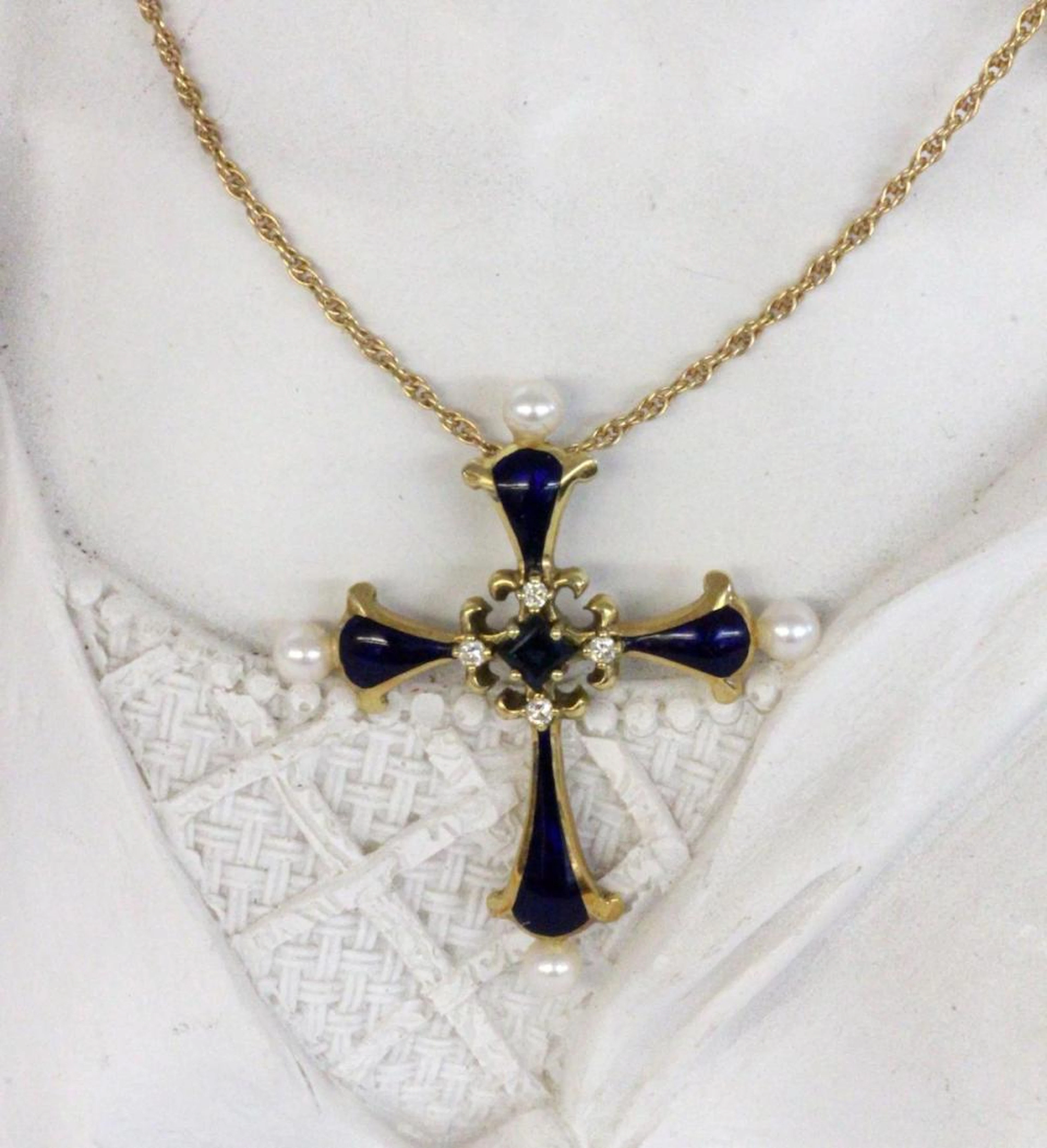 A FABERGE STYLE CROSS PENDANT AND NECKLACE