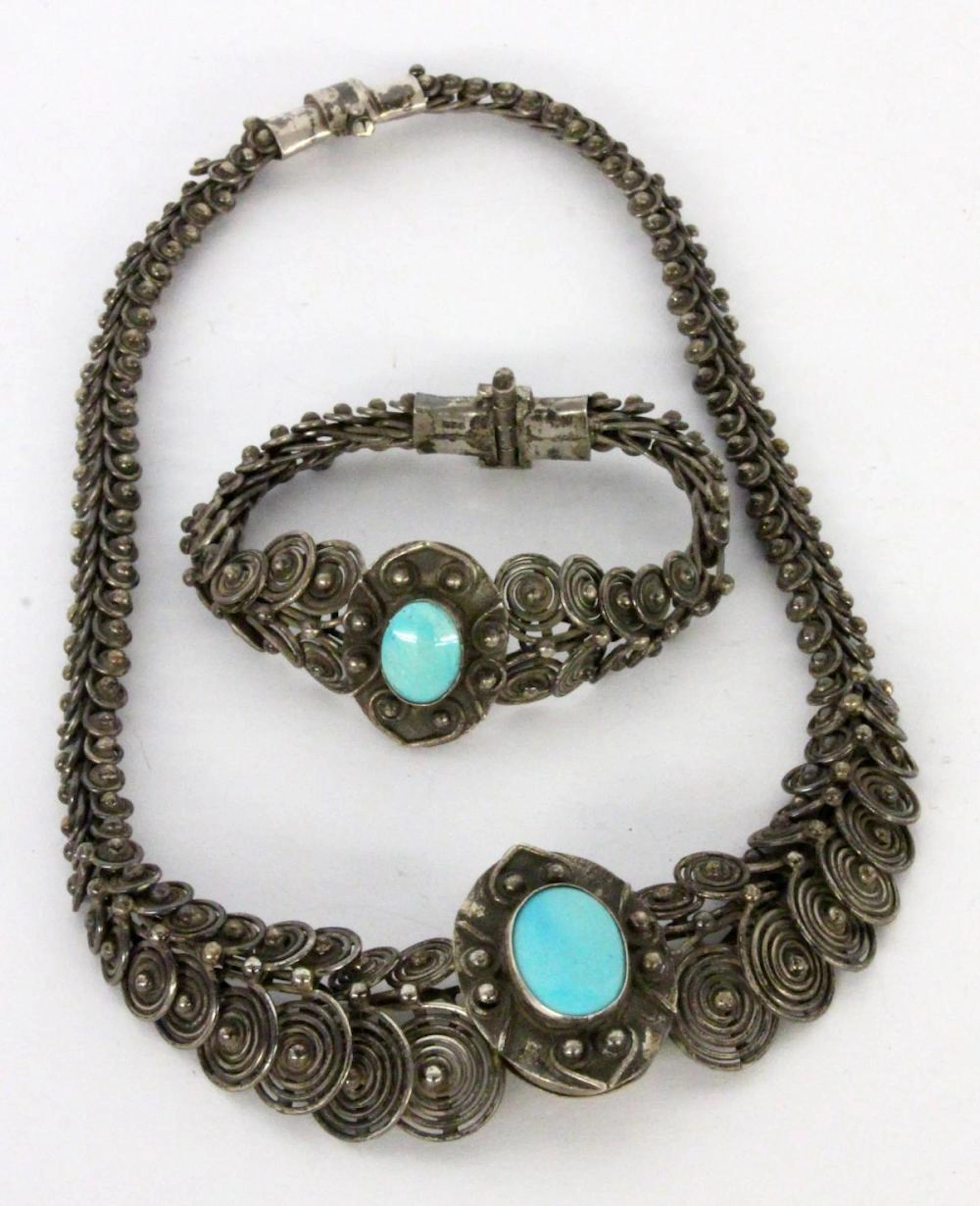 A NECKLACE AND BRACELET Silver with amazonite
