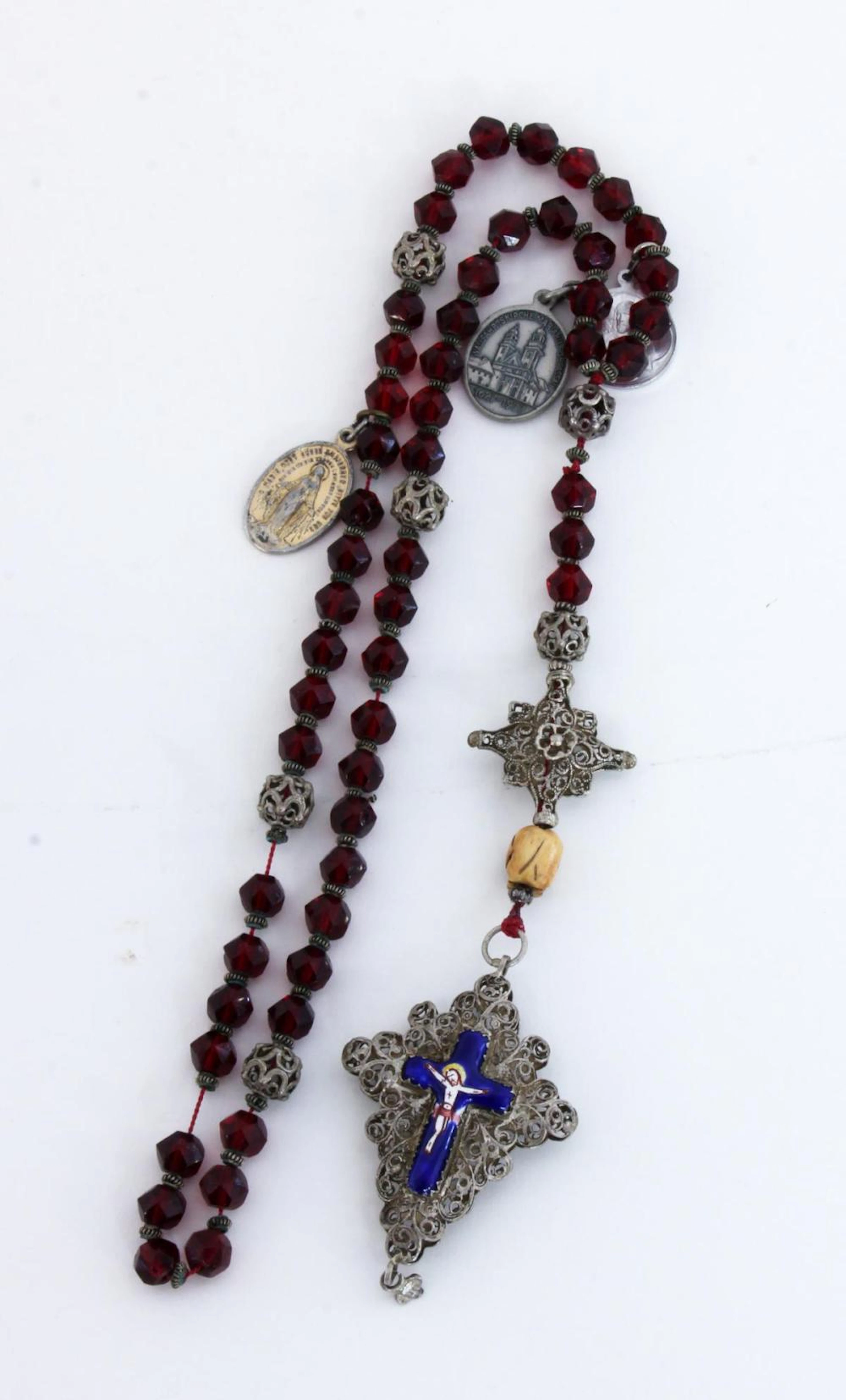 A ROSARY WITH VANITAS HEAD Silver with 2 filigree