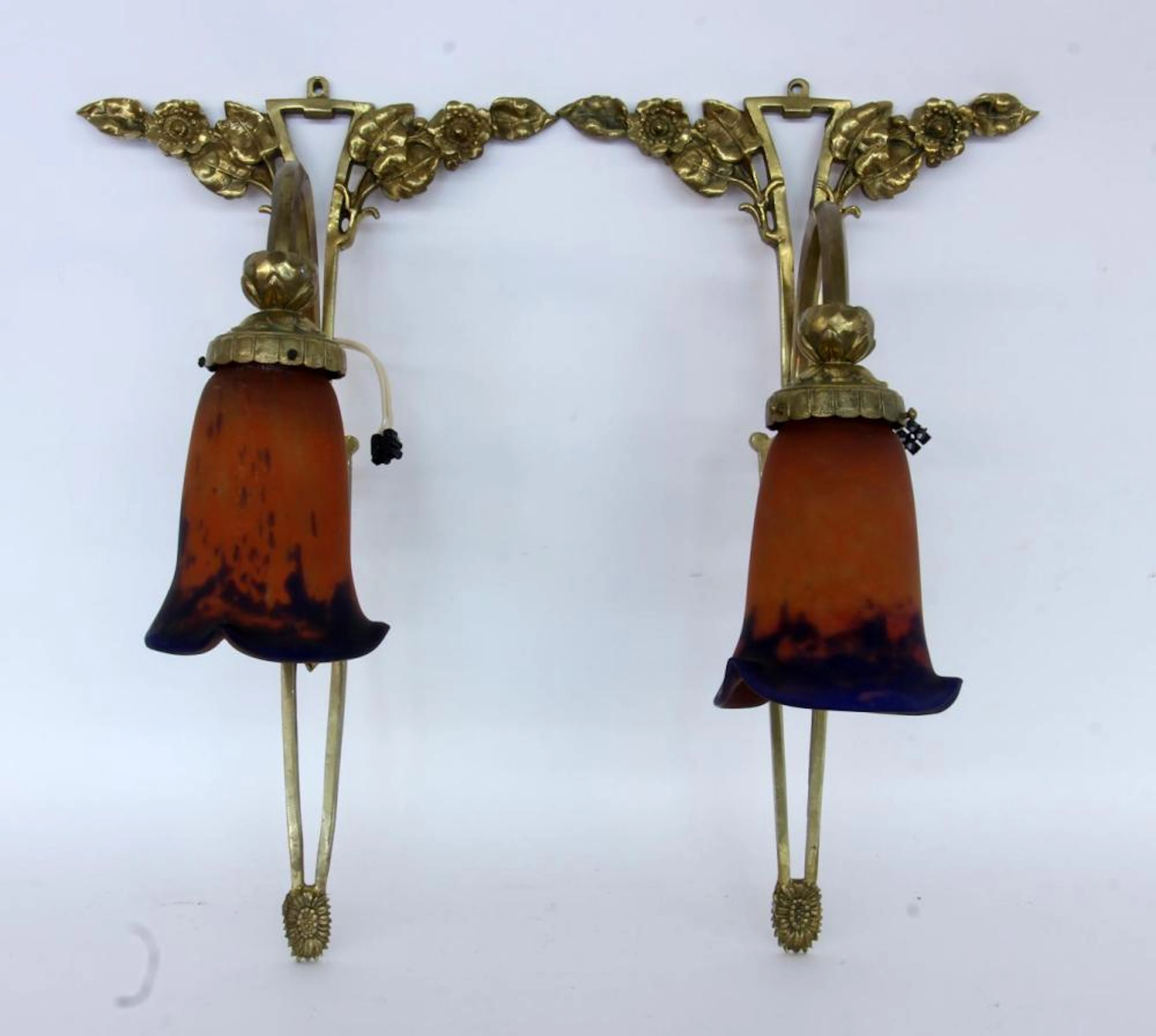 A PAIR OF ART NOUVEAU WALL LAMPS
