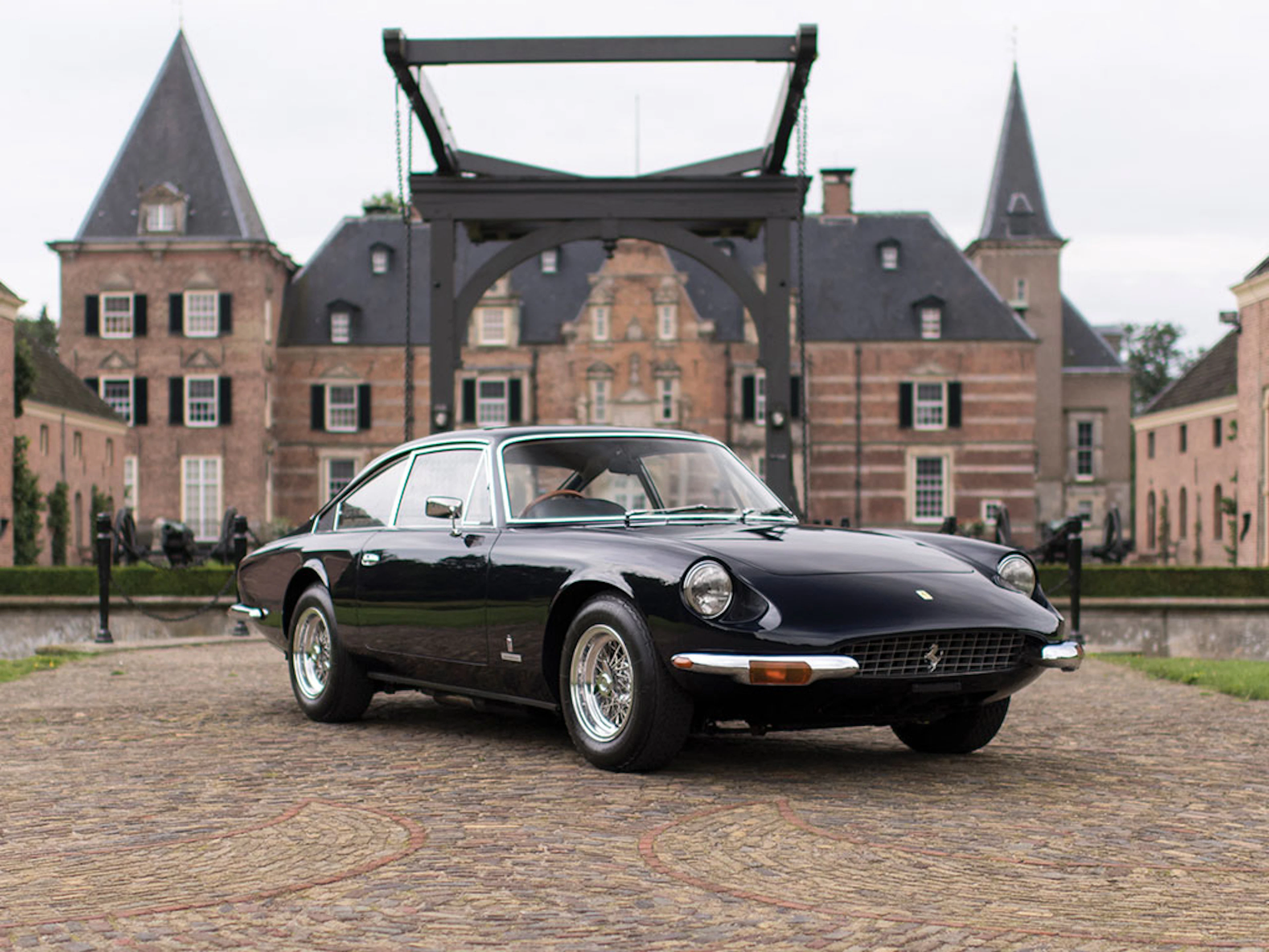1970 Ferrari 365 GT 2+2 by Pininfarina