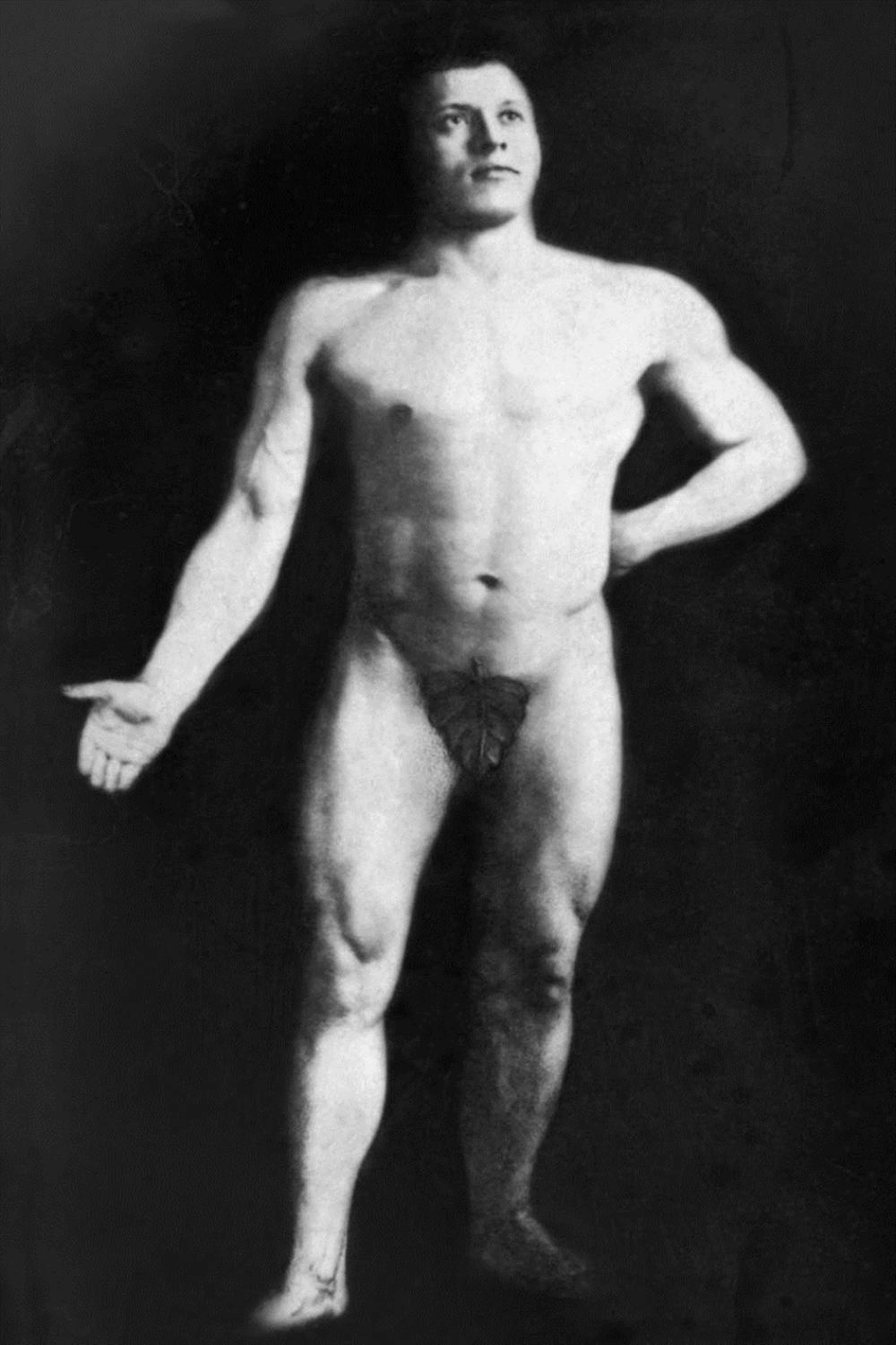 VINTAGE MUSCLE MEN - NUDE BODYBUILDER