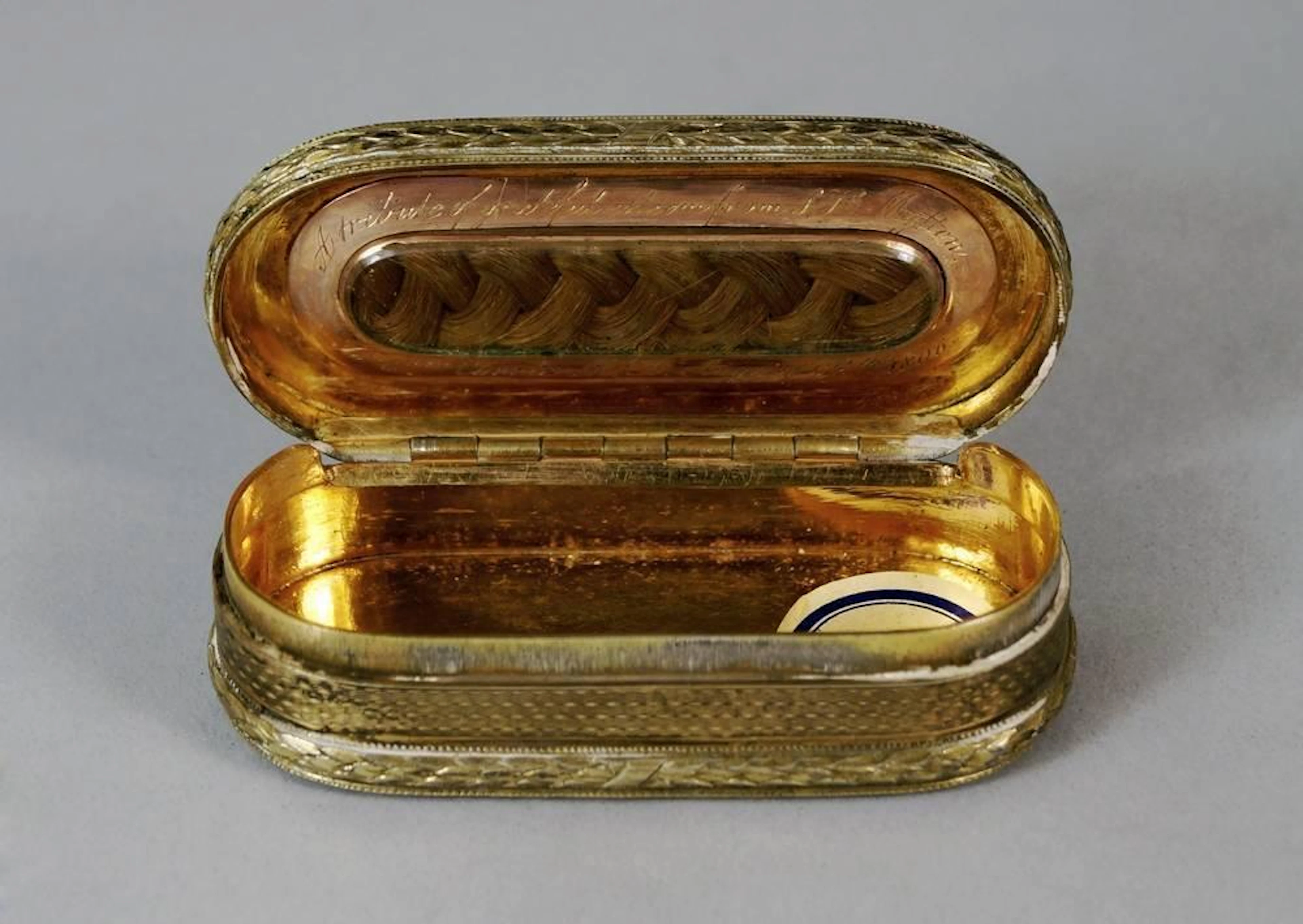A George III Jewellery, Silver, Watches & Objects Of Vertu gilt memorium