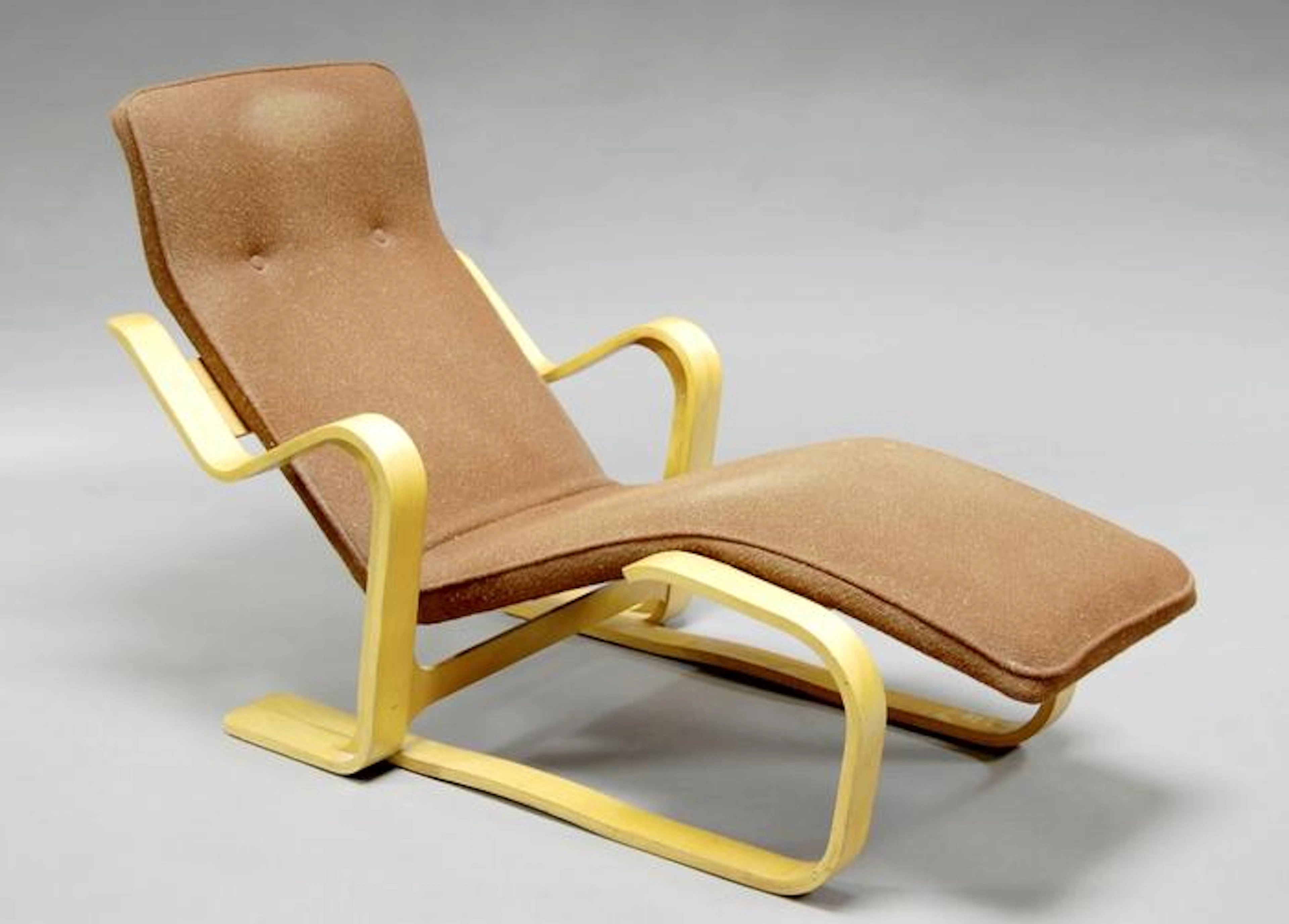 Marcel Breuer Isokon Long Chair, originally designed c.1936, this