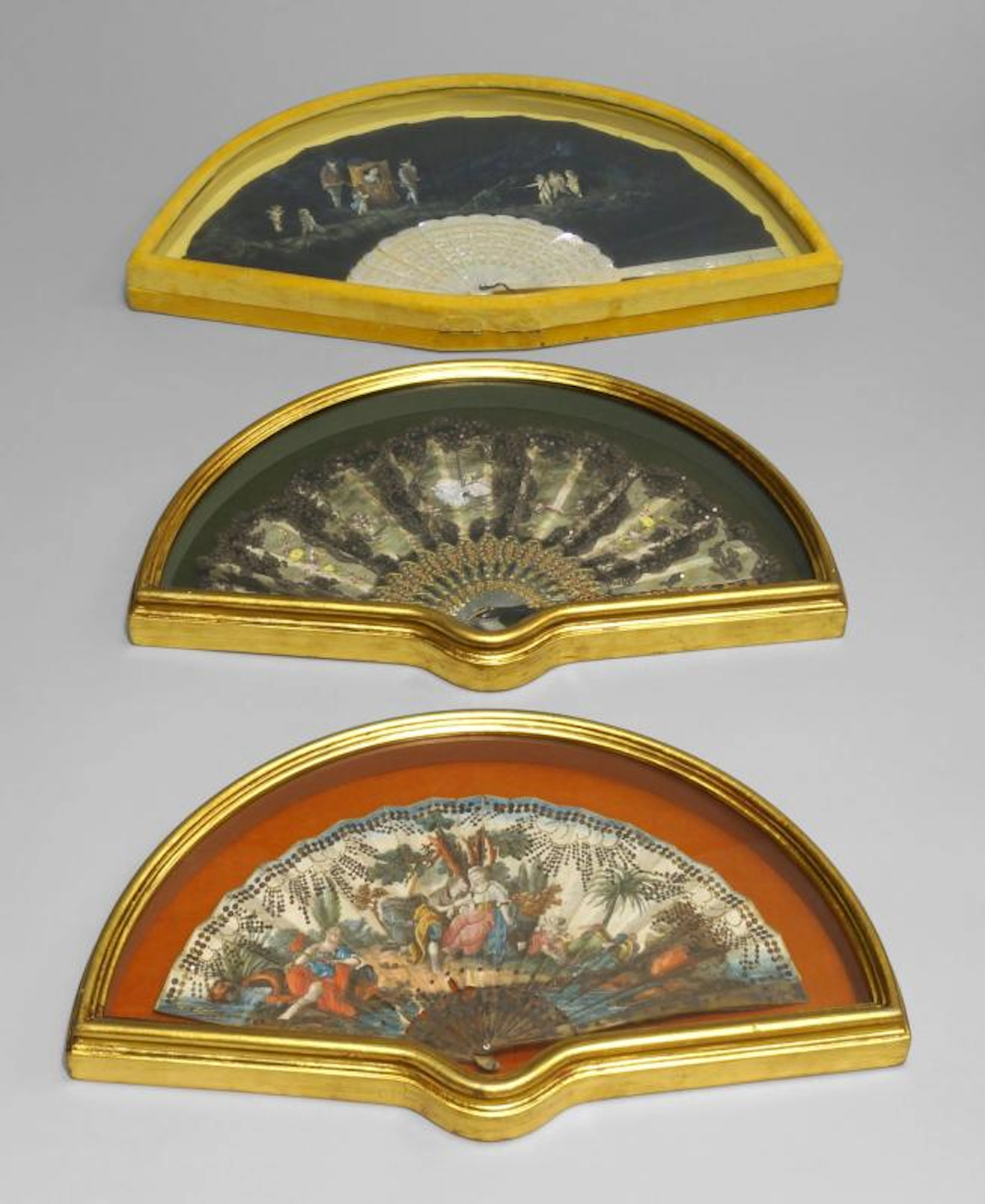 A tortoiseshell and painted paper fan, 18th century, decorated with