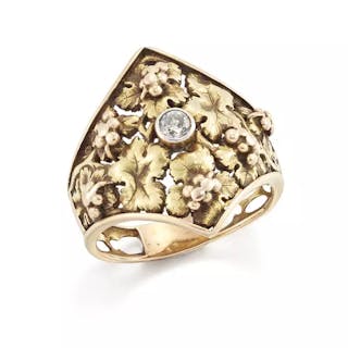 A 20th century two colour gold diamond ring