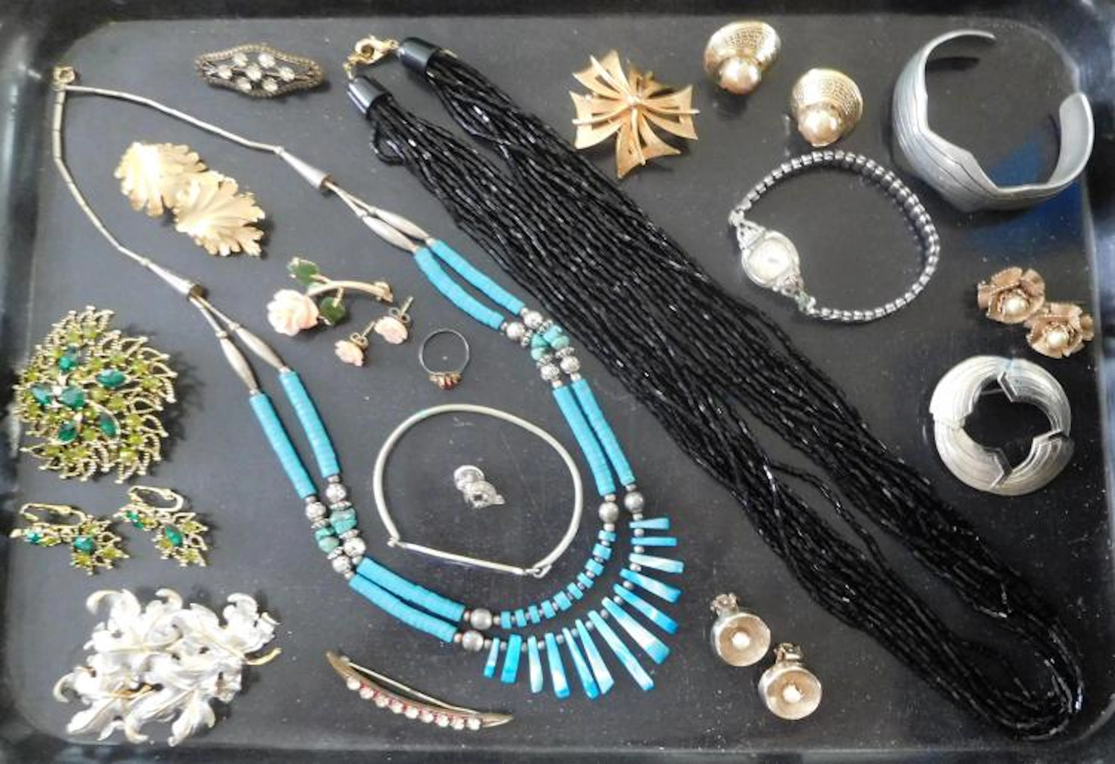 Lot of Vintage Jewelry